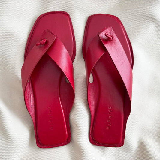 Maguire "Olvera" Flip Flops in Red, size 38