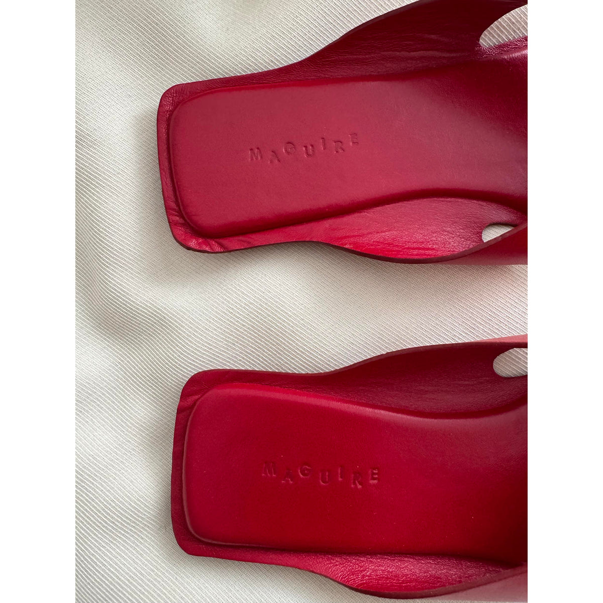 Maguire "Olvera" Flip Flops in Red, size 38