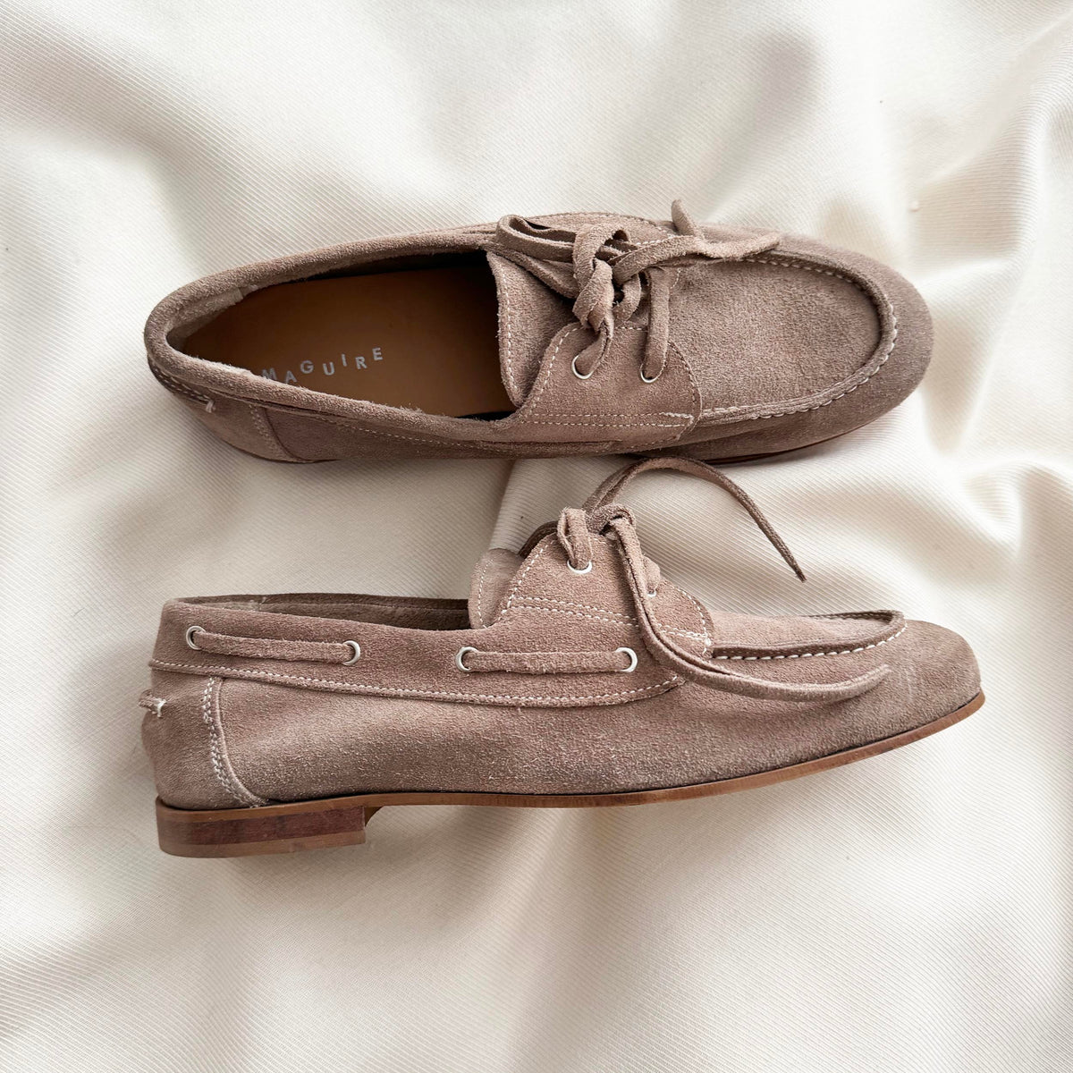Maguire "Nola" Suede Boatshoe in Sand, size 37