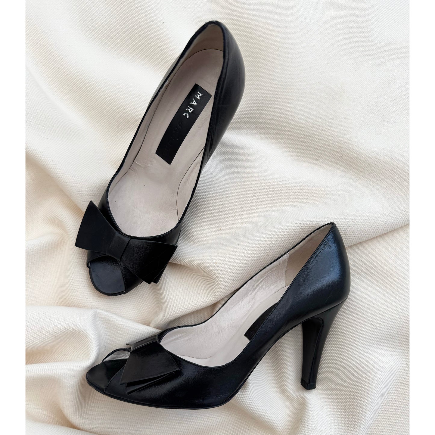 Escarpins peep toe noirs Marc Jacobs, taille 6,5