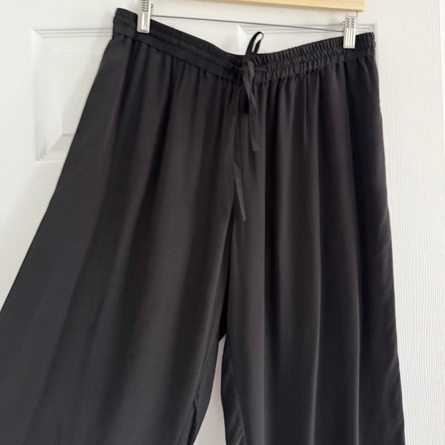 Matteau Wide Leg Silk Pants in Black, size "5" (L-Xl)