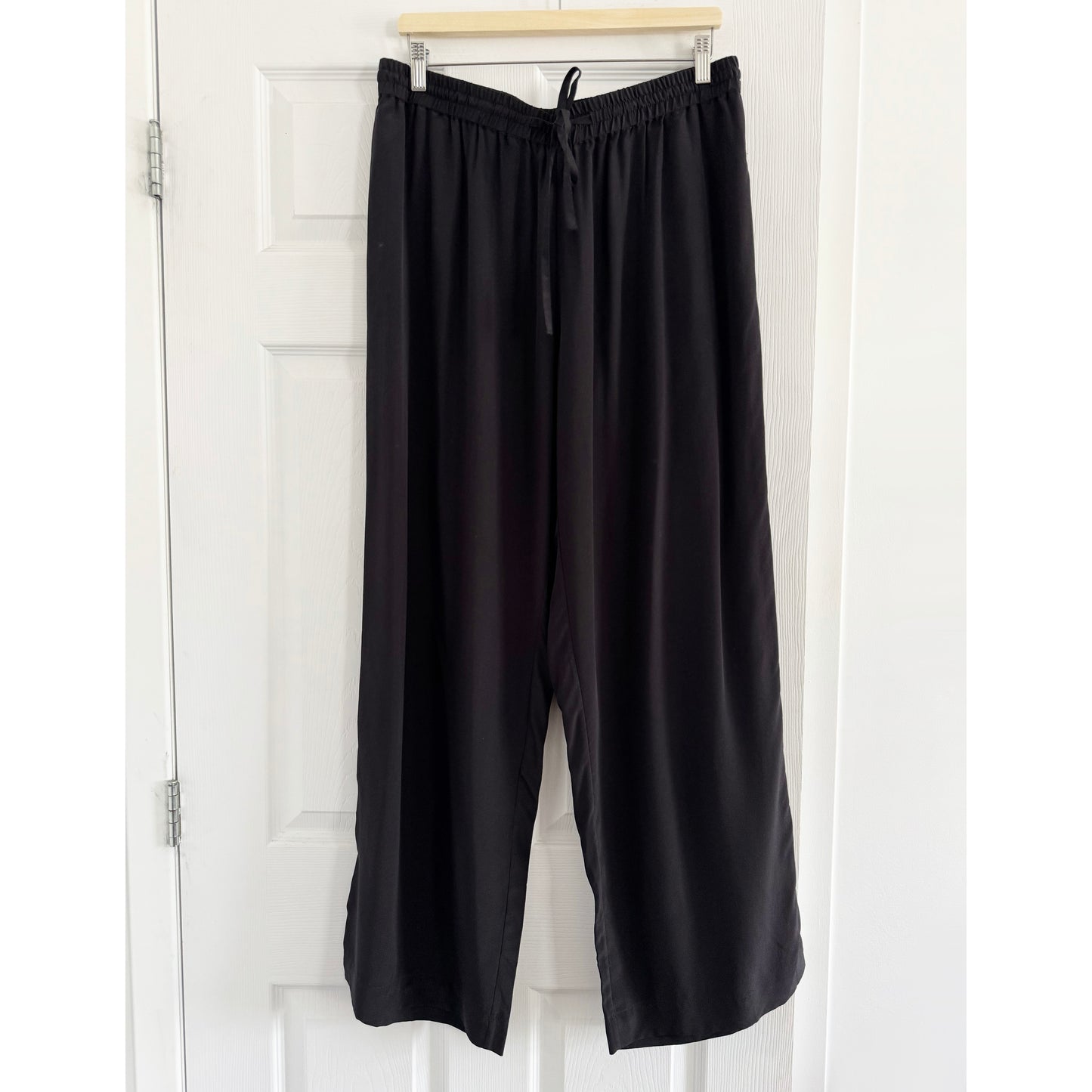 Matteau Wide Leg Silk Pants in Black, size "5" (L-Xl)