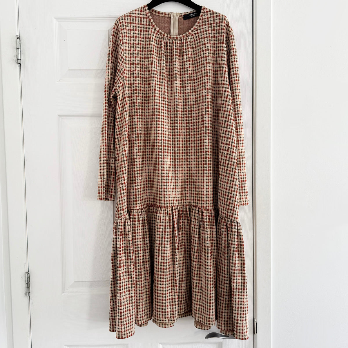 Weekend Max Mara Checked Dress in Beige, size Large