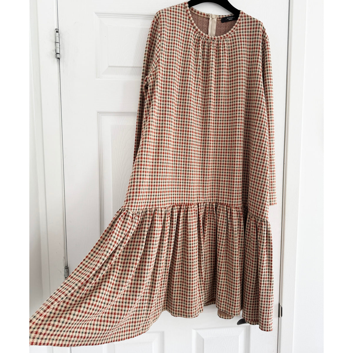 Weekend Max Mara Checked Dress in Beige, size Large