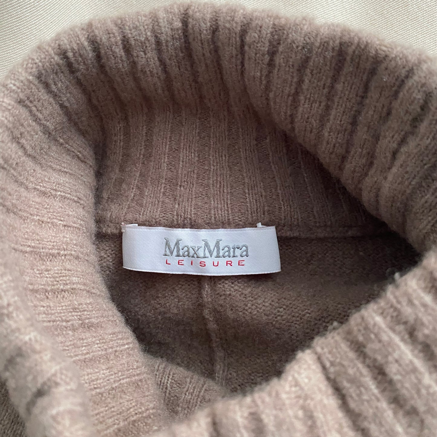 Max Mara Leisure "Sonaldo"Oversize Turtleneck in Taupe, size Medium