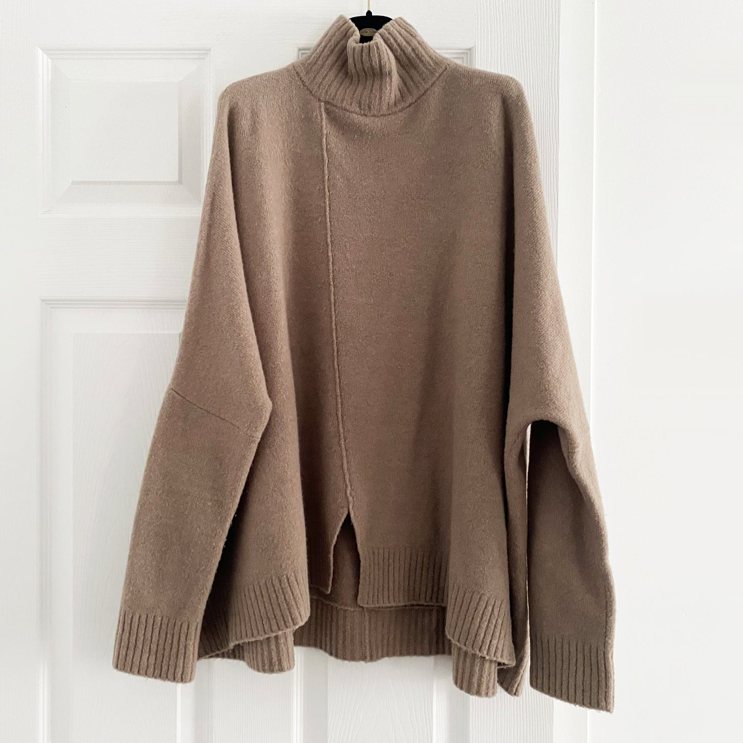 Max Mara Leisure "Sonaldo"Oversize Turtleneck in Taupe, size Medium