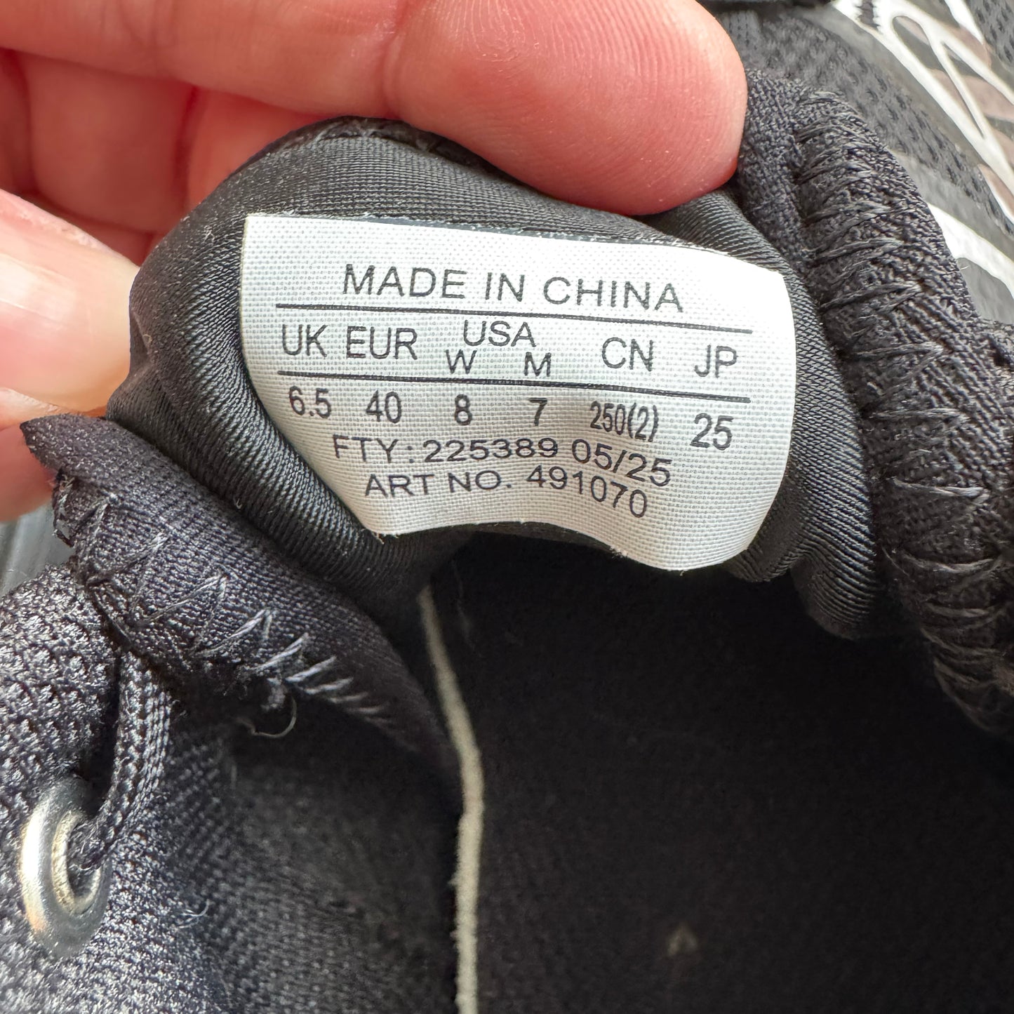 MM6 x Salomon XT sneaker in Black/Silver, size 8