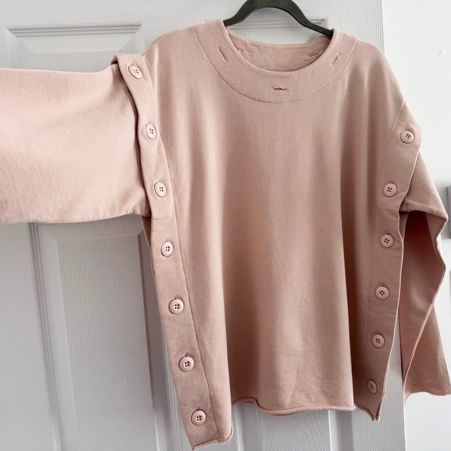 MM6 Maison Margiela Buttons Sweatshirt in Pink, size Medium