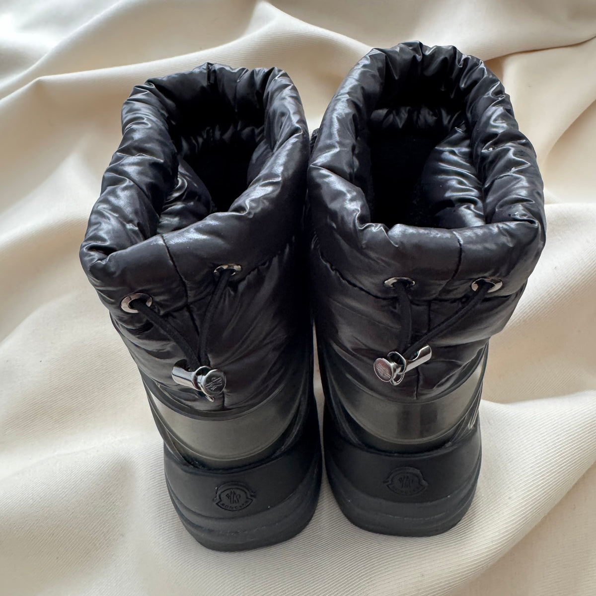 Moncler Insolux M Boots in Black, size 40.5