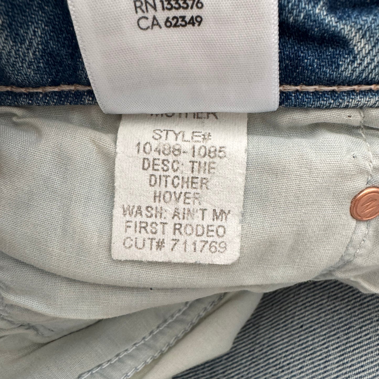 Mother Denim "The Ditcher Hover" Jean in "Ain't my first rodeo", size 29