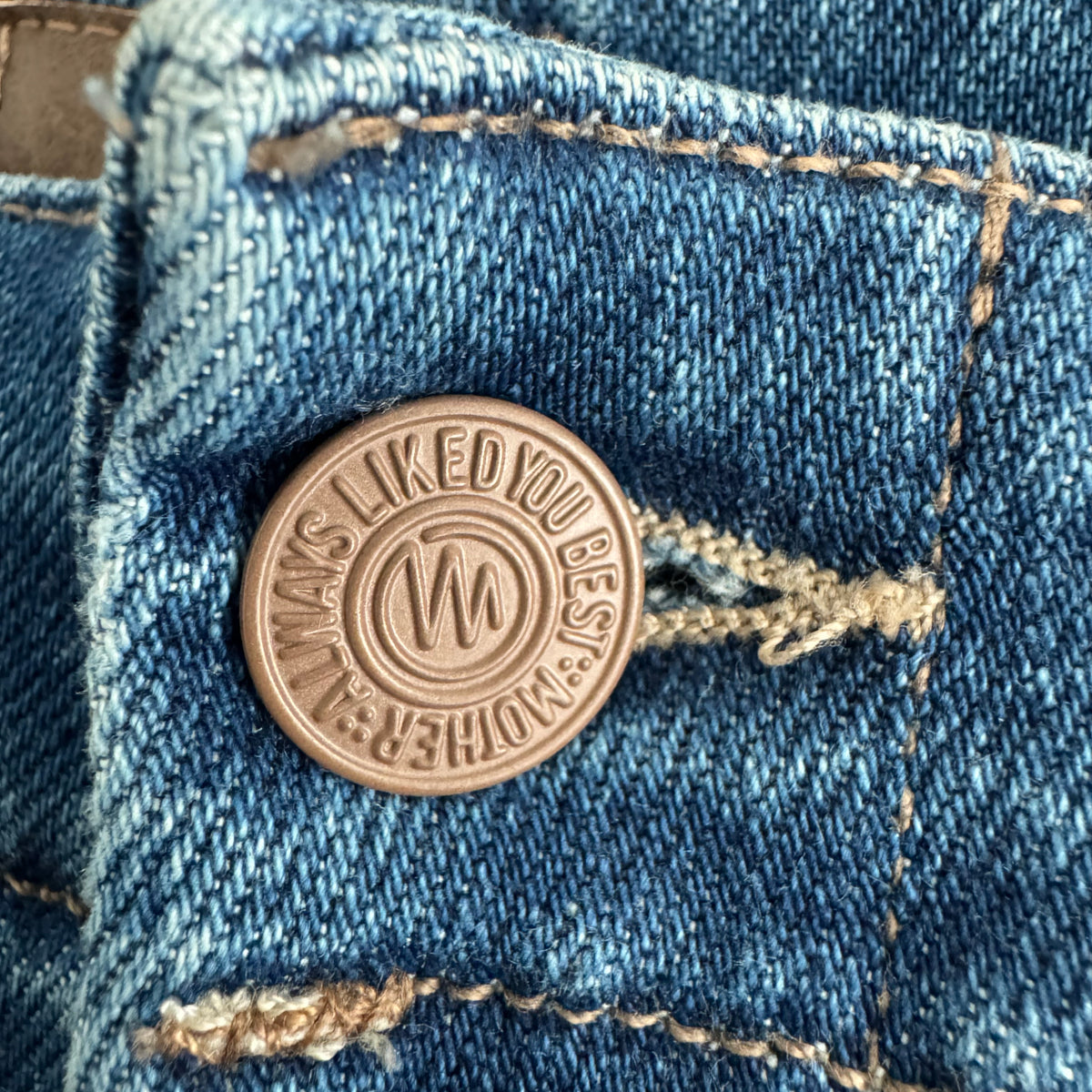 Mother "Major Zip Skimp" Jeans in "Work Hard Play Hard", size 25