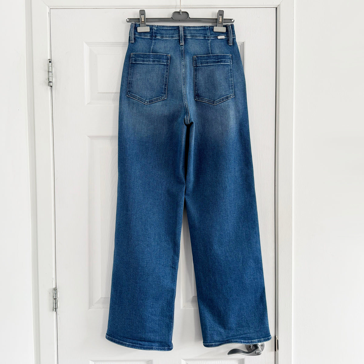 Mother "Major Zip Skimp" Jeans in "Work Hard Play Hard", size 25