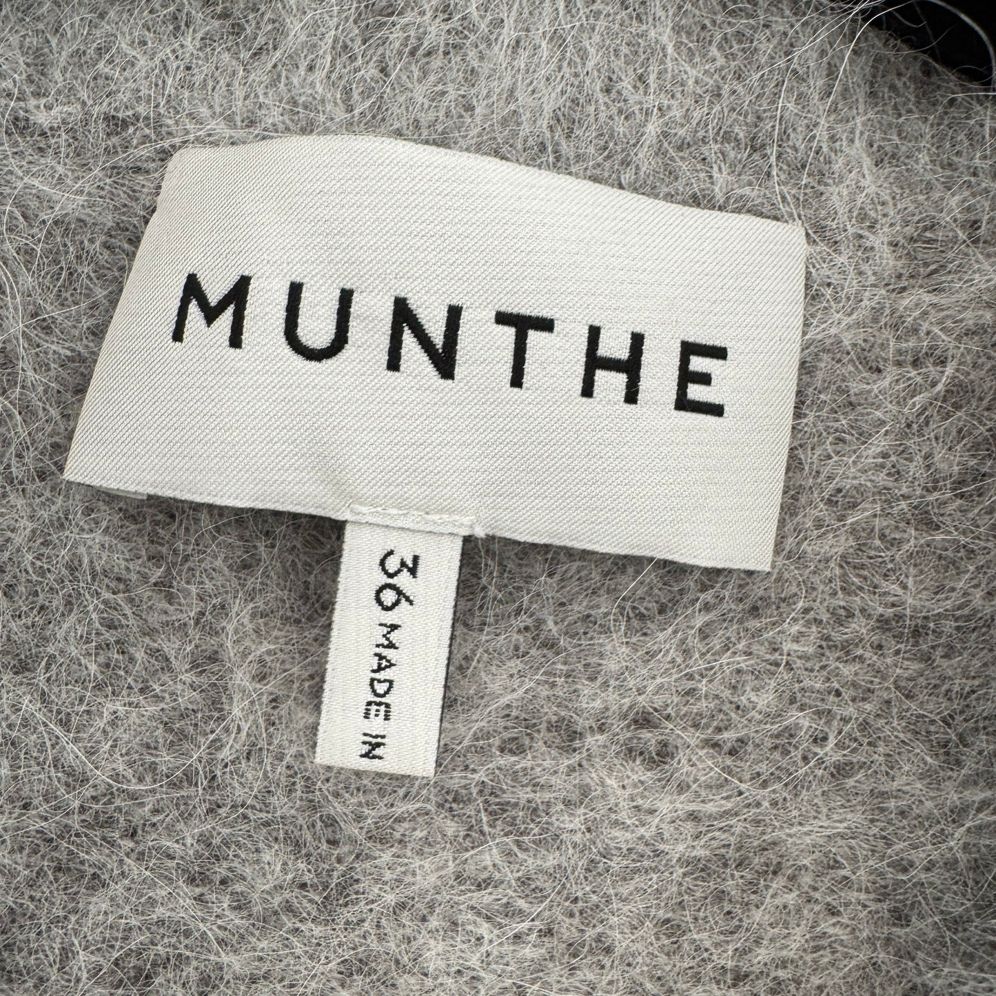 Munthe "Roxas" Cropped Cardigan in Grey, size 36