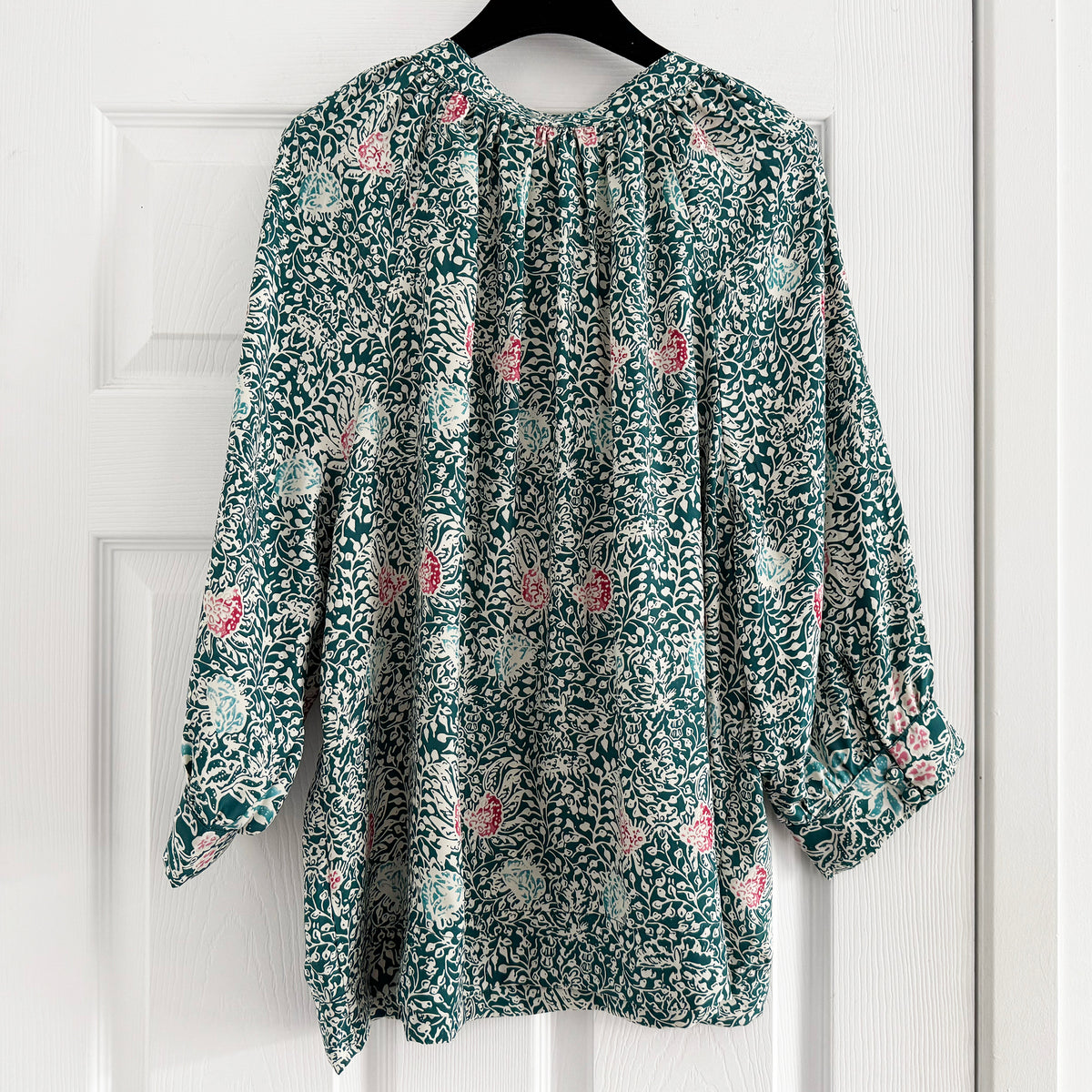 Natalie Martin "Remy" Blouse in Green Floral Print, size Medium