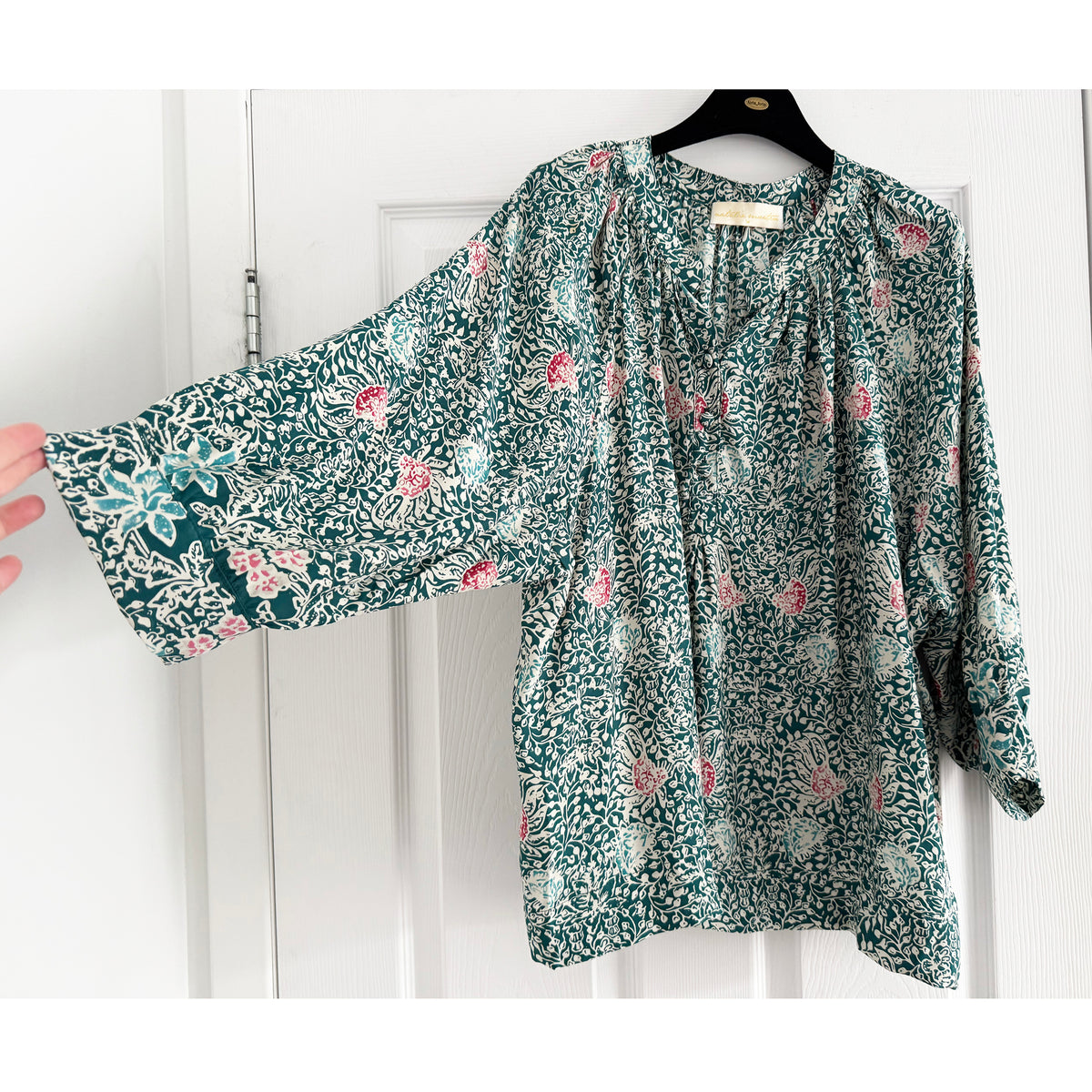 Natalie Martin "Remy" Blouse in Green Floral Print, size Medium