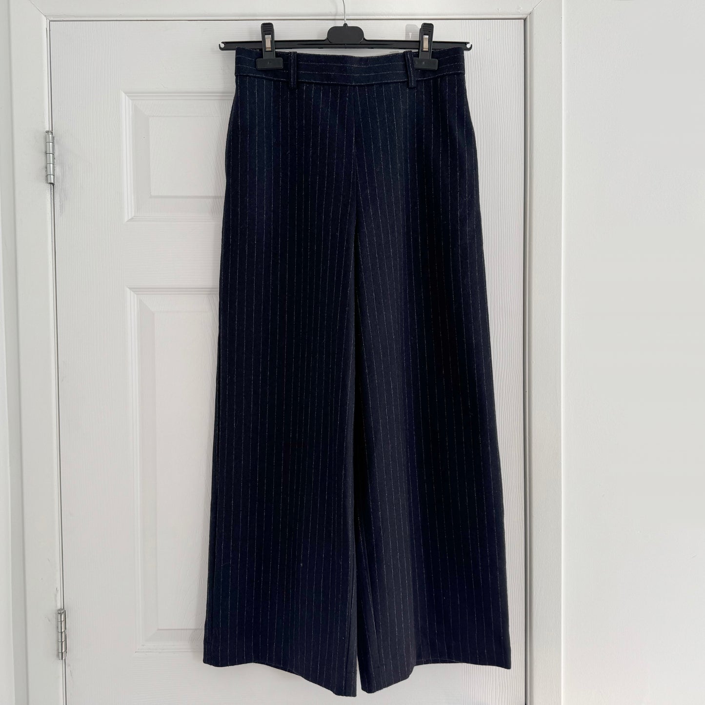 Nicholson & Nicholson Pinstripe Navy Wool Pants, size 38 (Size Small)
