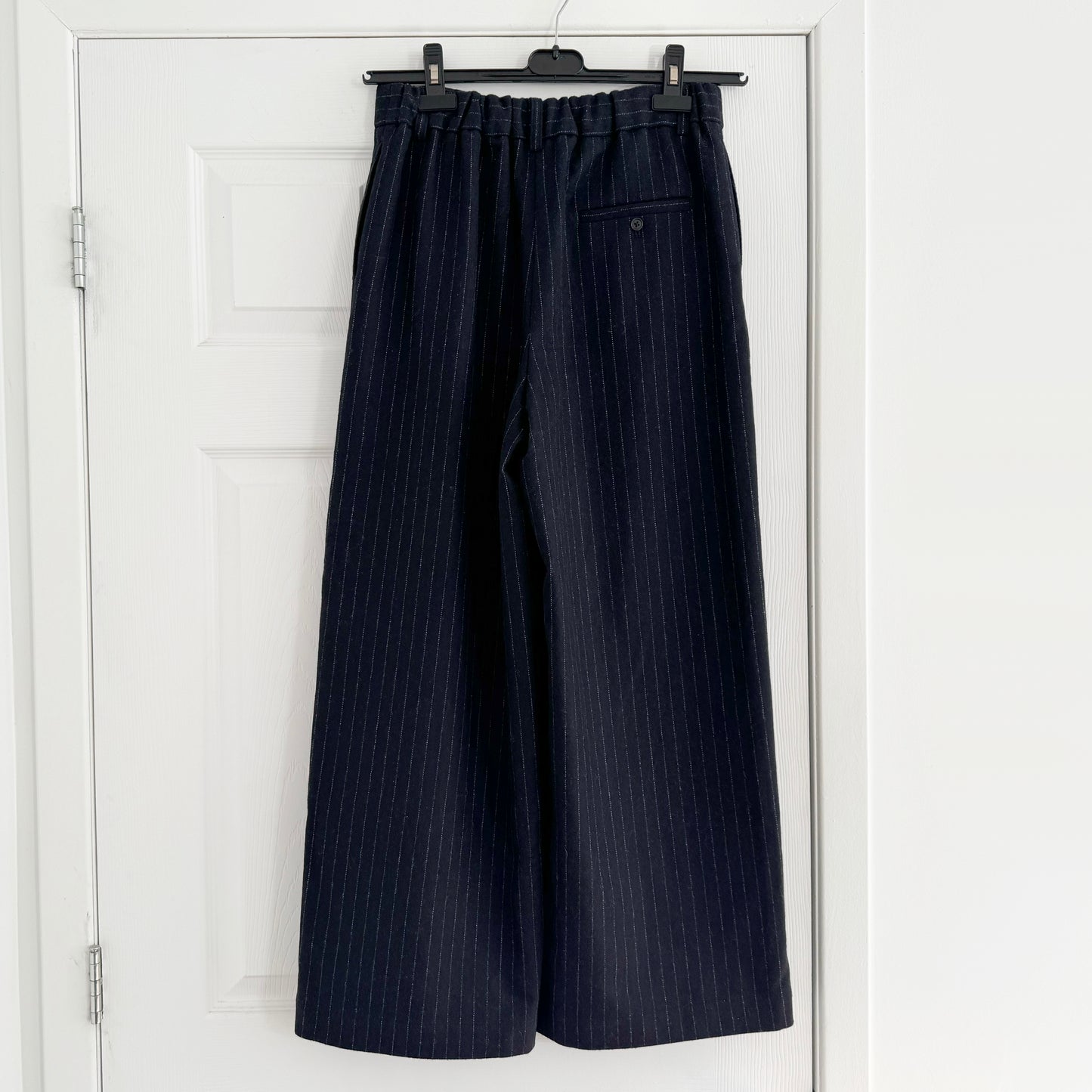 Nicholson & Nicholson Pinstripe Navy Wool Pants, size 38 (Size Small)