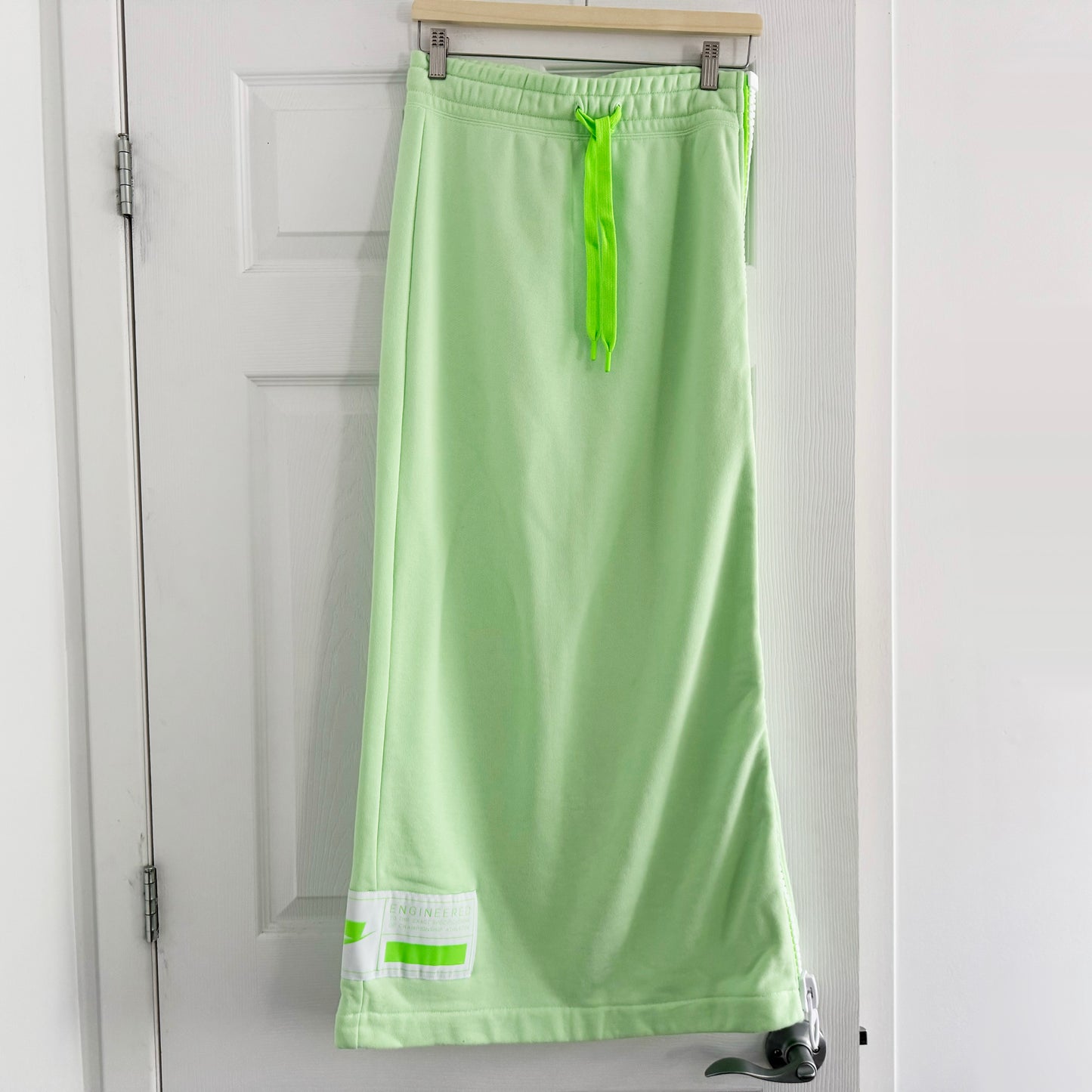 Nike Side Zip Skirt in Green, size Small