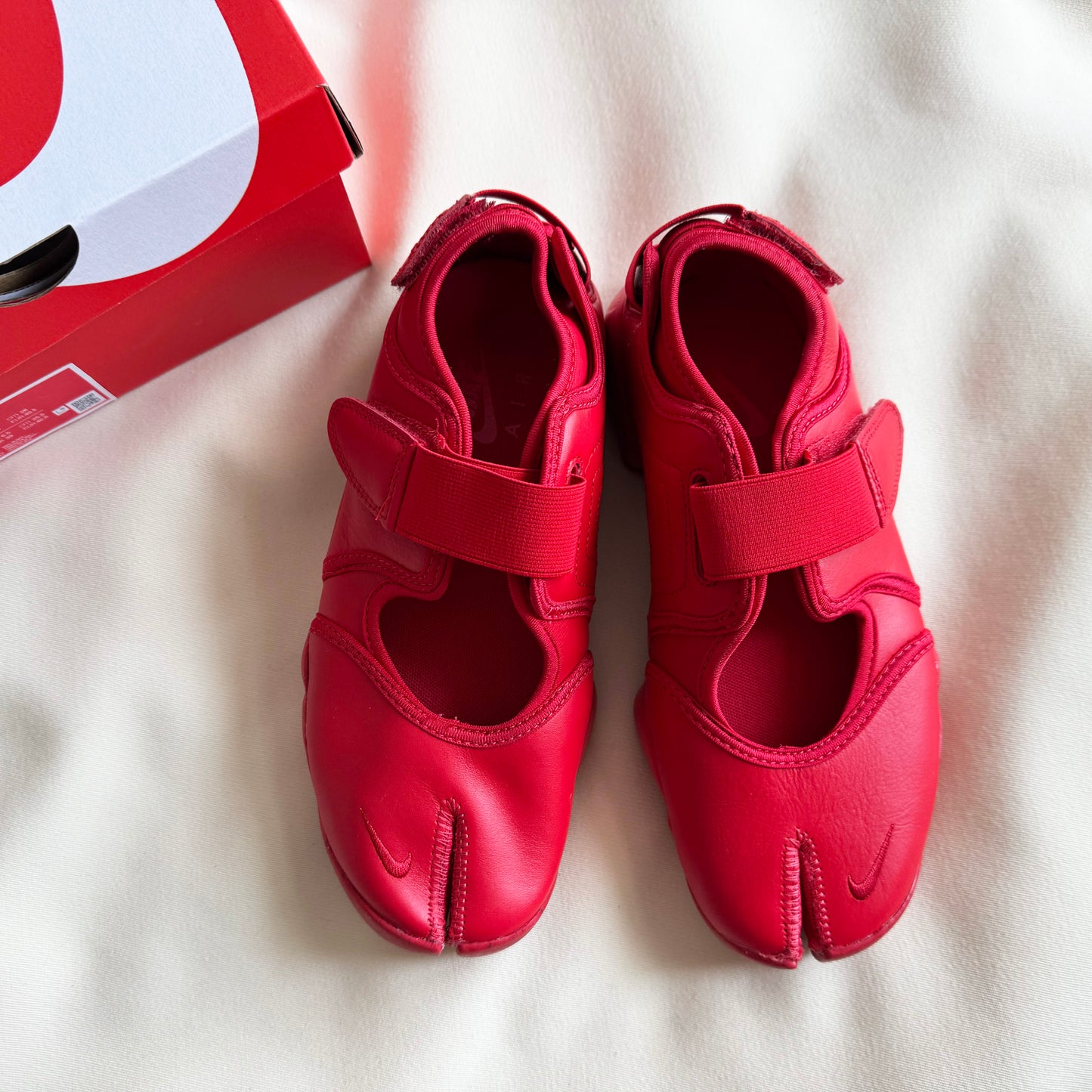 Nike Air Rift Split-Toe Leather Sneaker in Red, size 8US/EU39