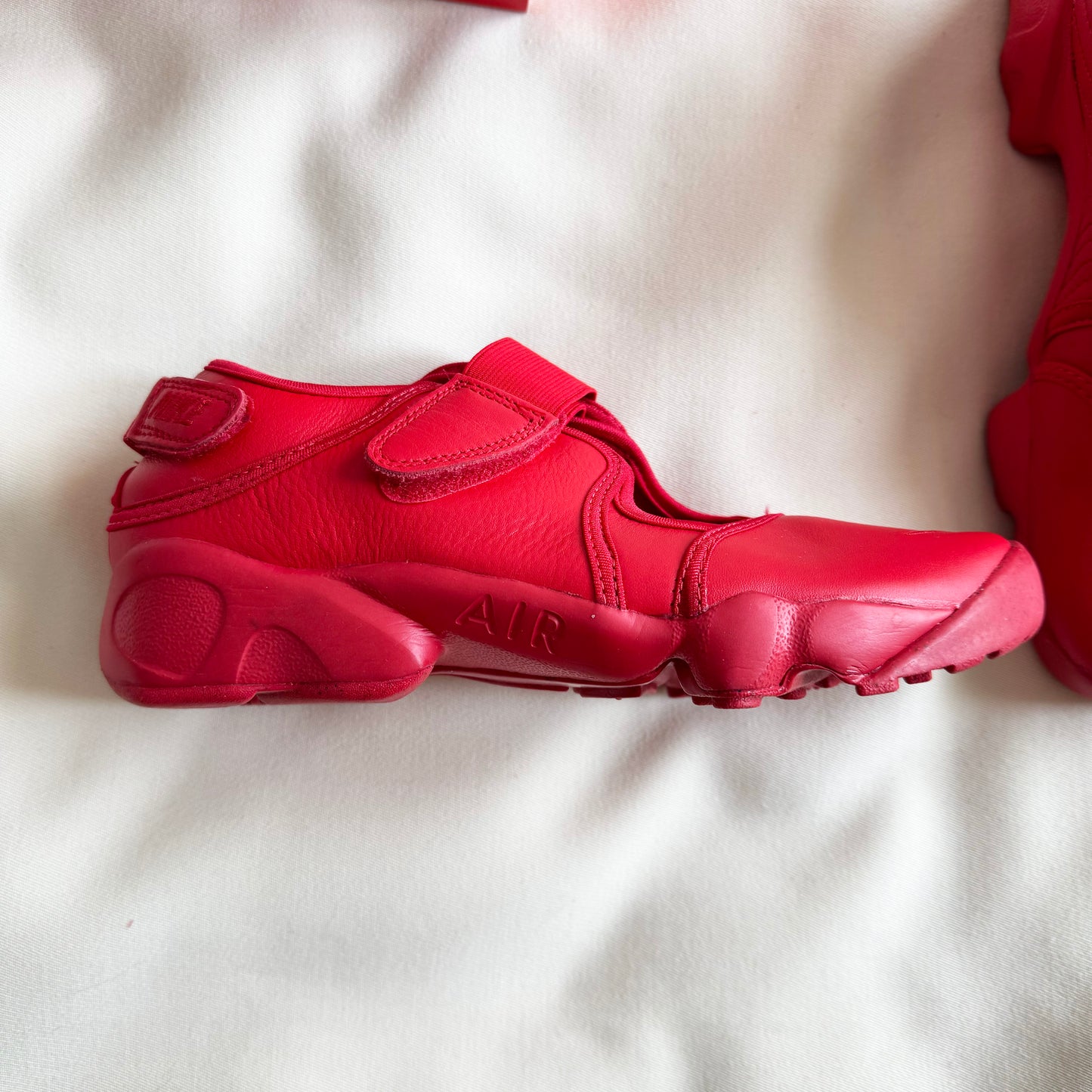 Nike Air Rift Split-Toe Leather Sneaker in Red, size 8US/EU39