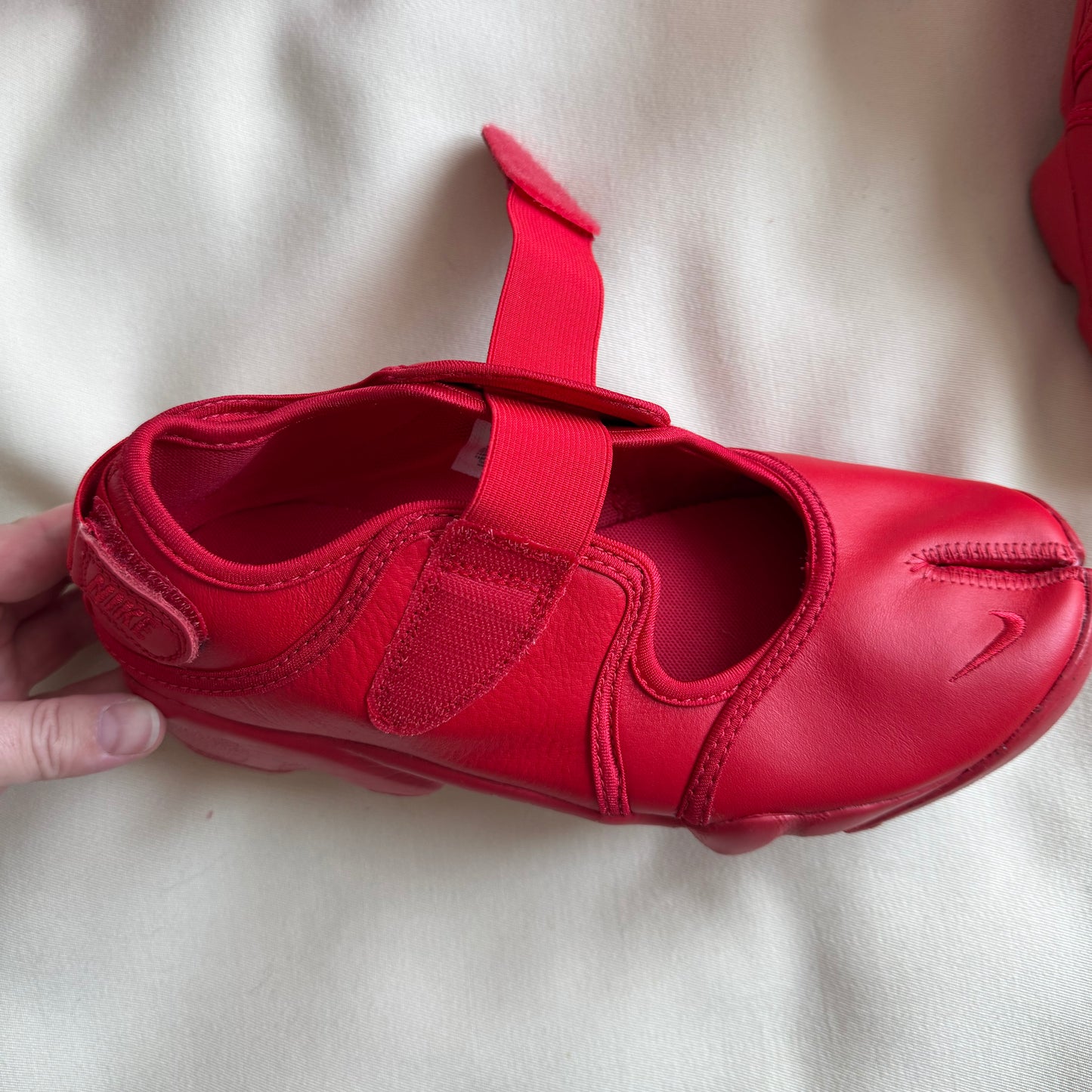 Nike Air Rift Split-Toe Leather Sneaker in Red, size 8US/EU39