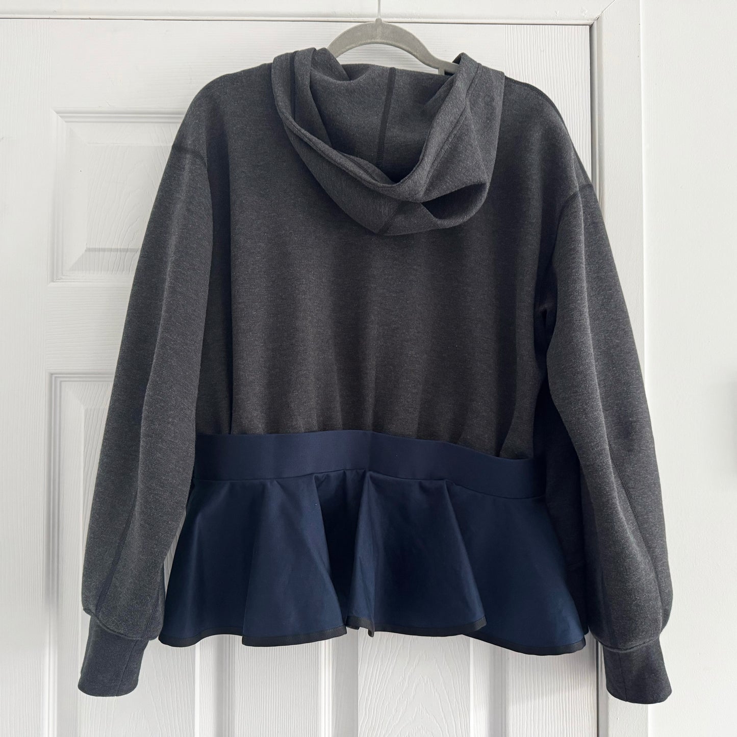 Nike Lab x Sacai Tech Fleece Peplum Hoodie in Grey, size Large