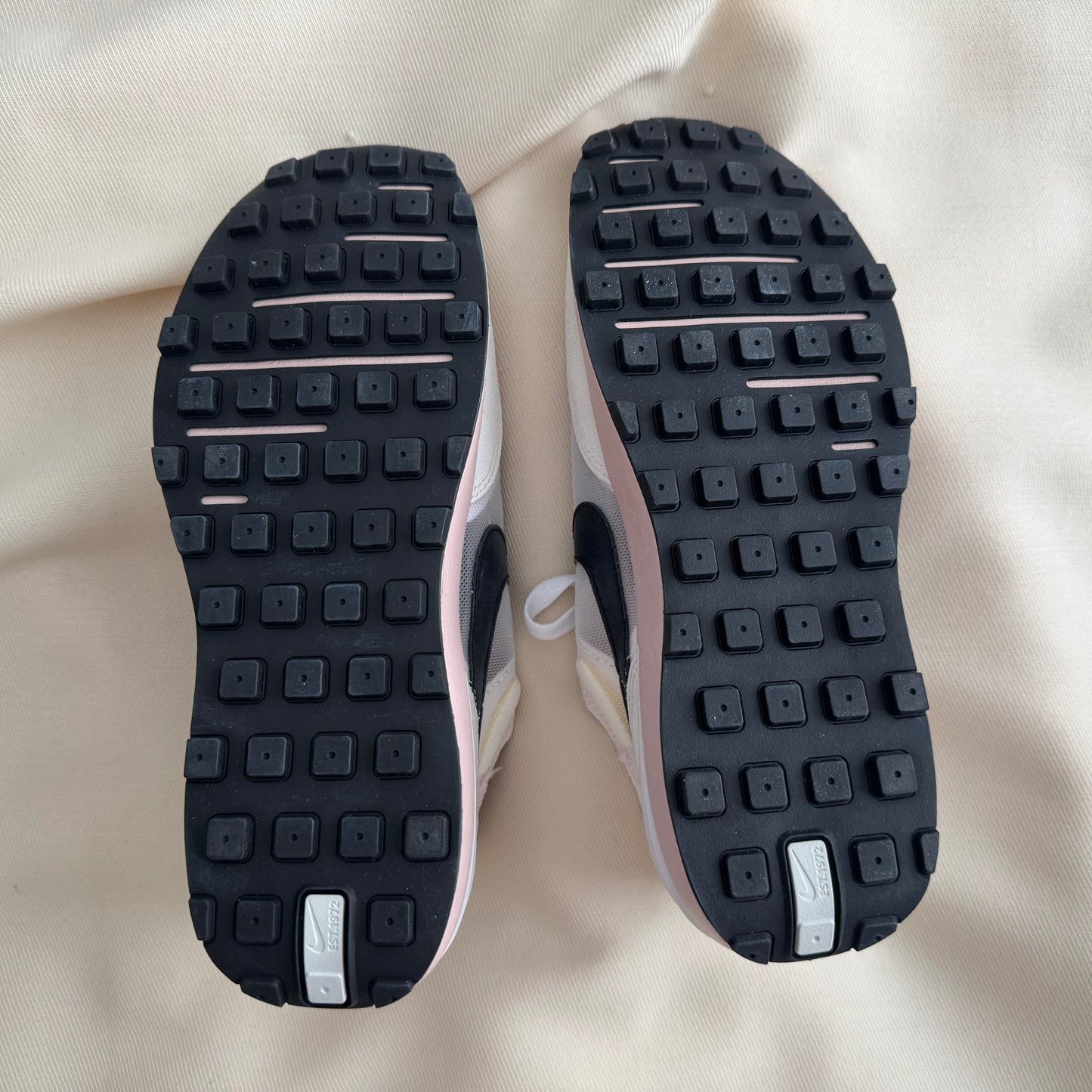 Nike Waffle One in White/Pink/Oxford, size 9.5