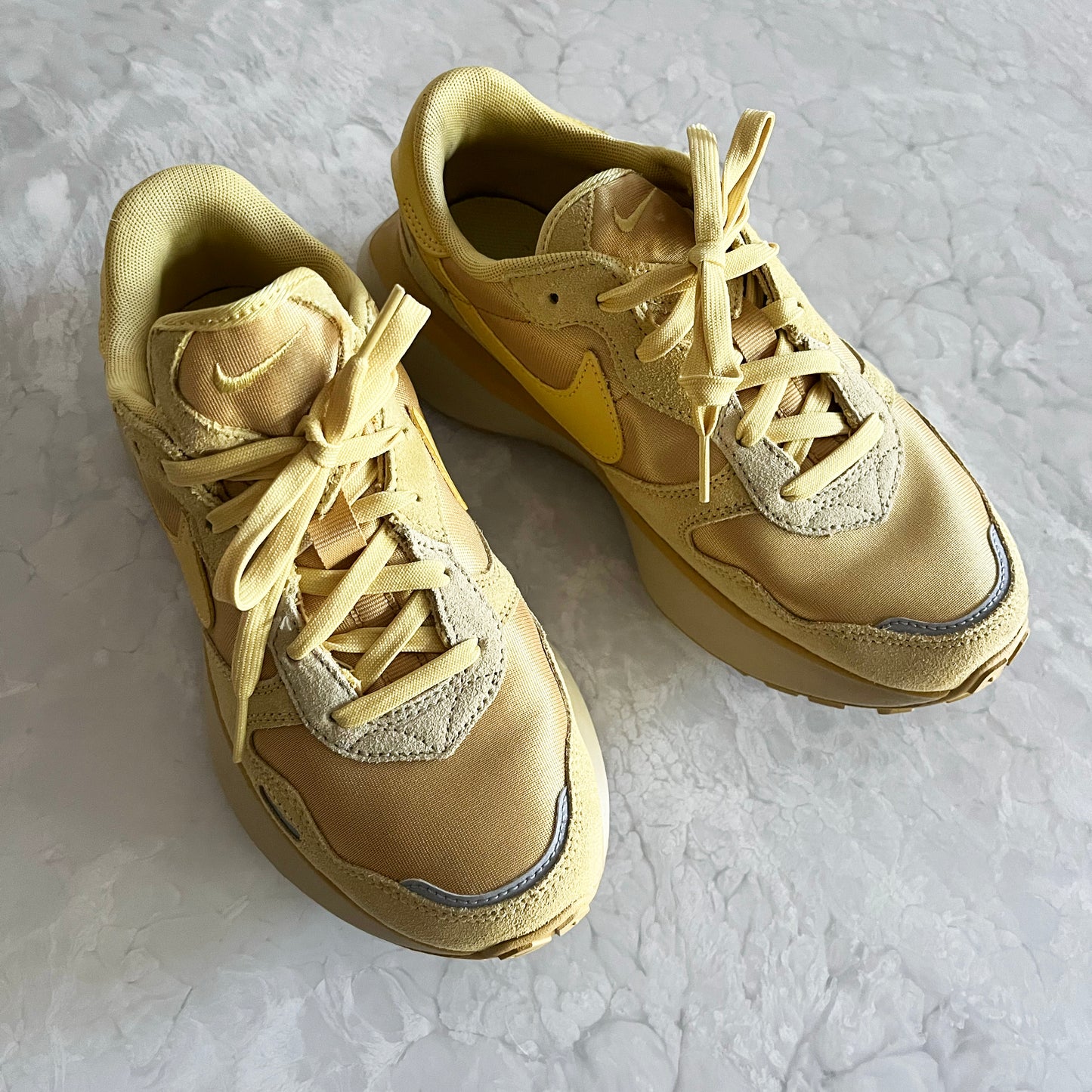 Nike Phoenix Waffle Sneaker in Gold, size 8