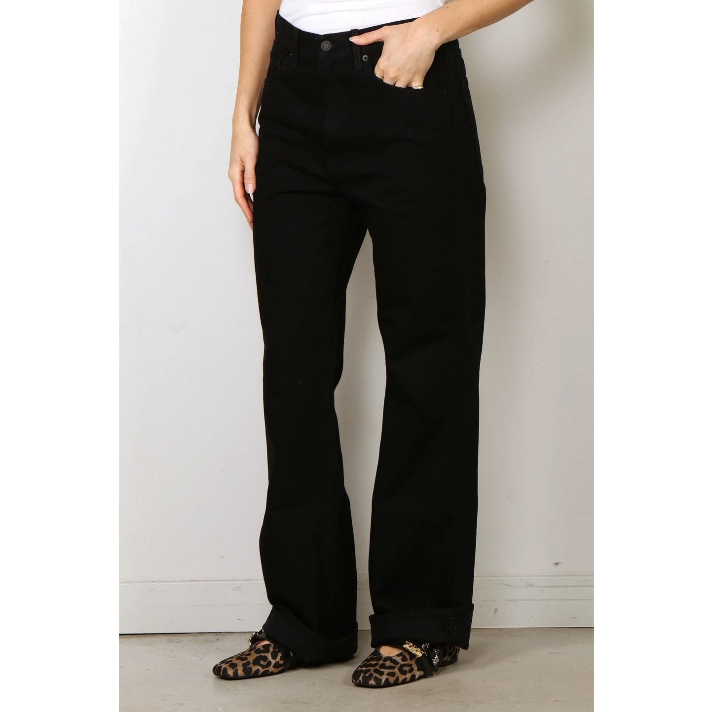Nili Lotan "Mitchell" Jeans in Black, size 30 (fits slouchy)