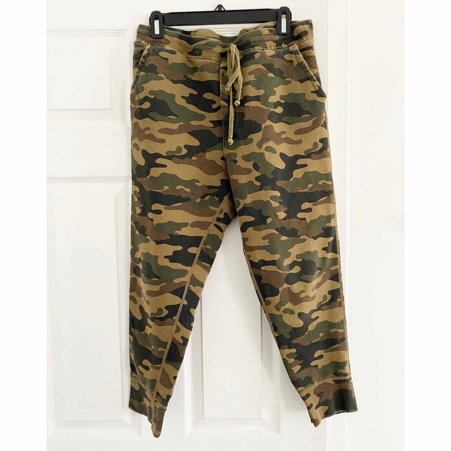 Nili Lotan "Nolan" Sweats in Green Camo Print, size Medium