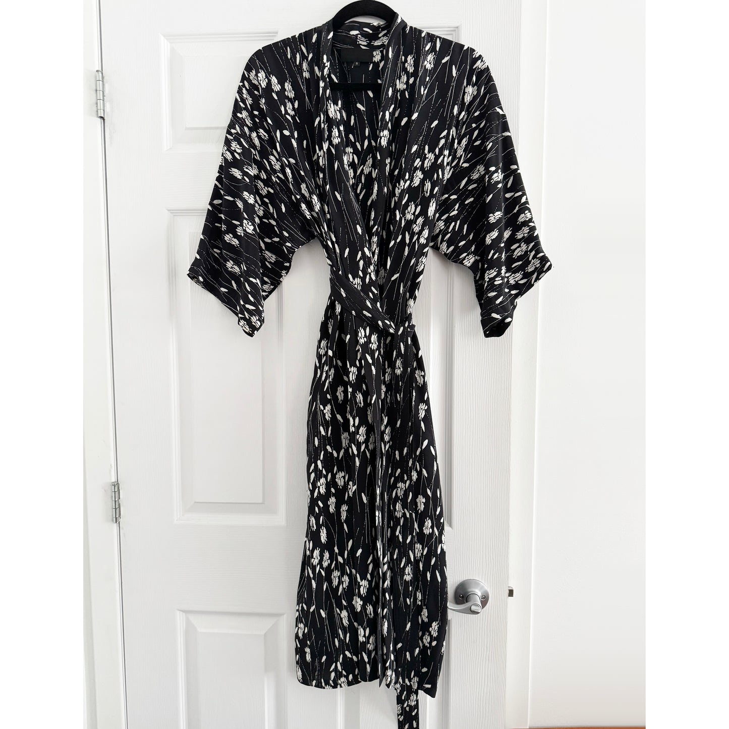 Nili Lotan "Rey" Printed Silk Kimono Dress, size Small