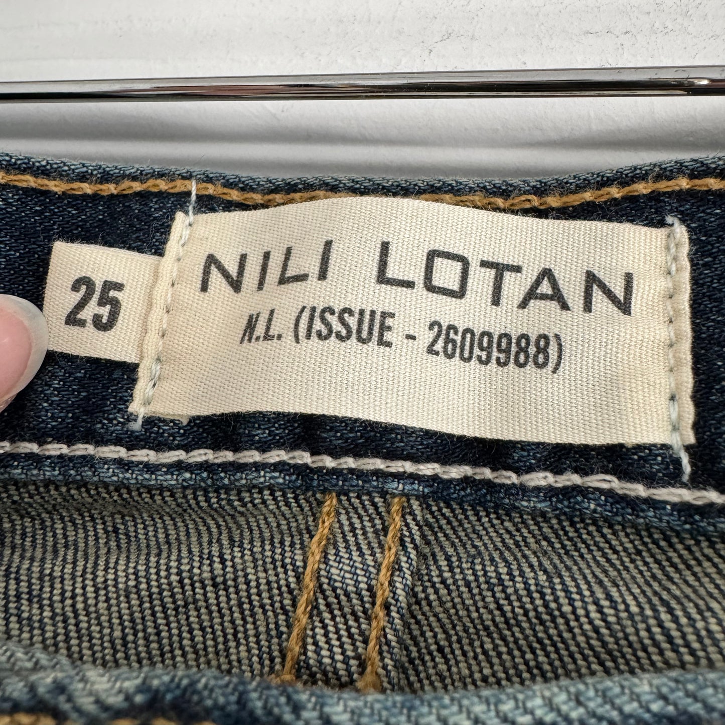 Nili Lotan Boyfriend Jean in "Walker Wash", size 25
