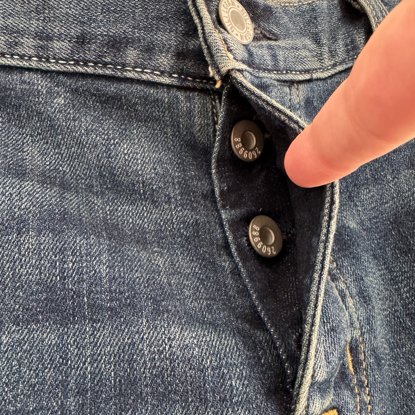 Nili Lotan Boyfriend Jean in "Walker Wash", size 25