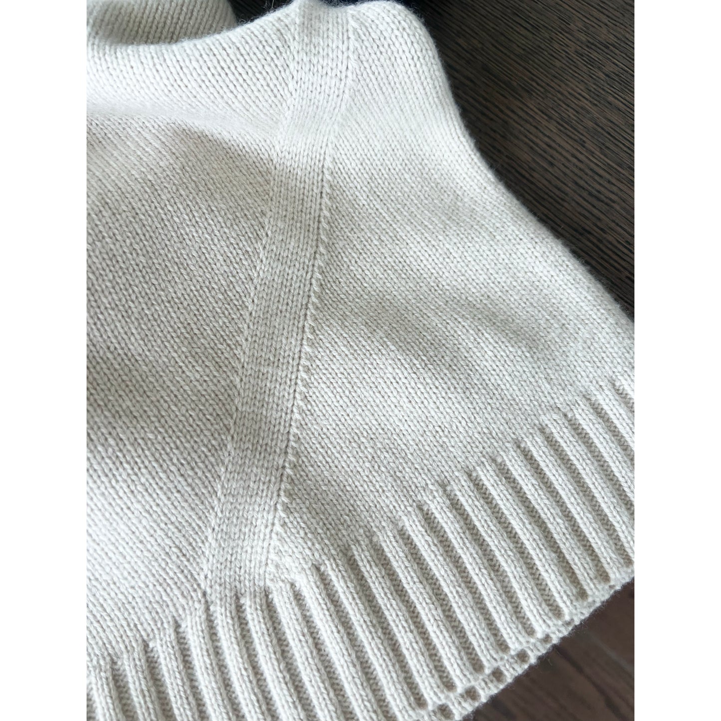 Nili Lotan "Boyd" Cashmere Sweater in Ivory, size Large