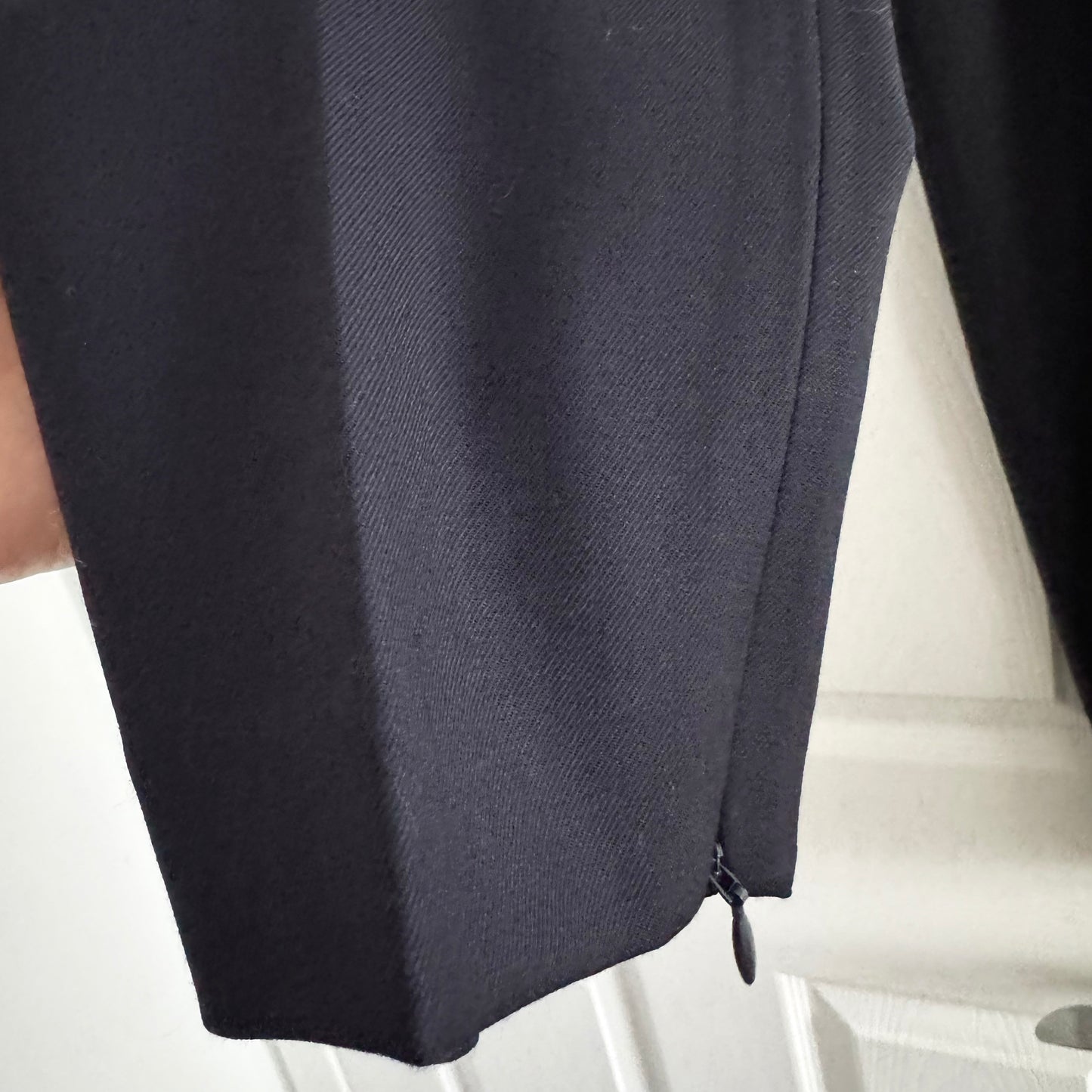 Nili Lotan "Leo" Cigarette Pants in Navy, size 6