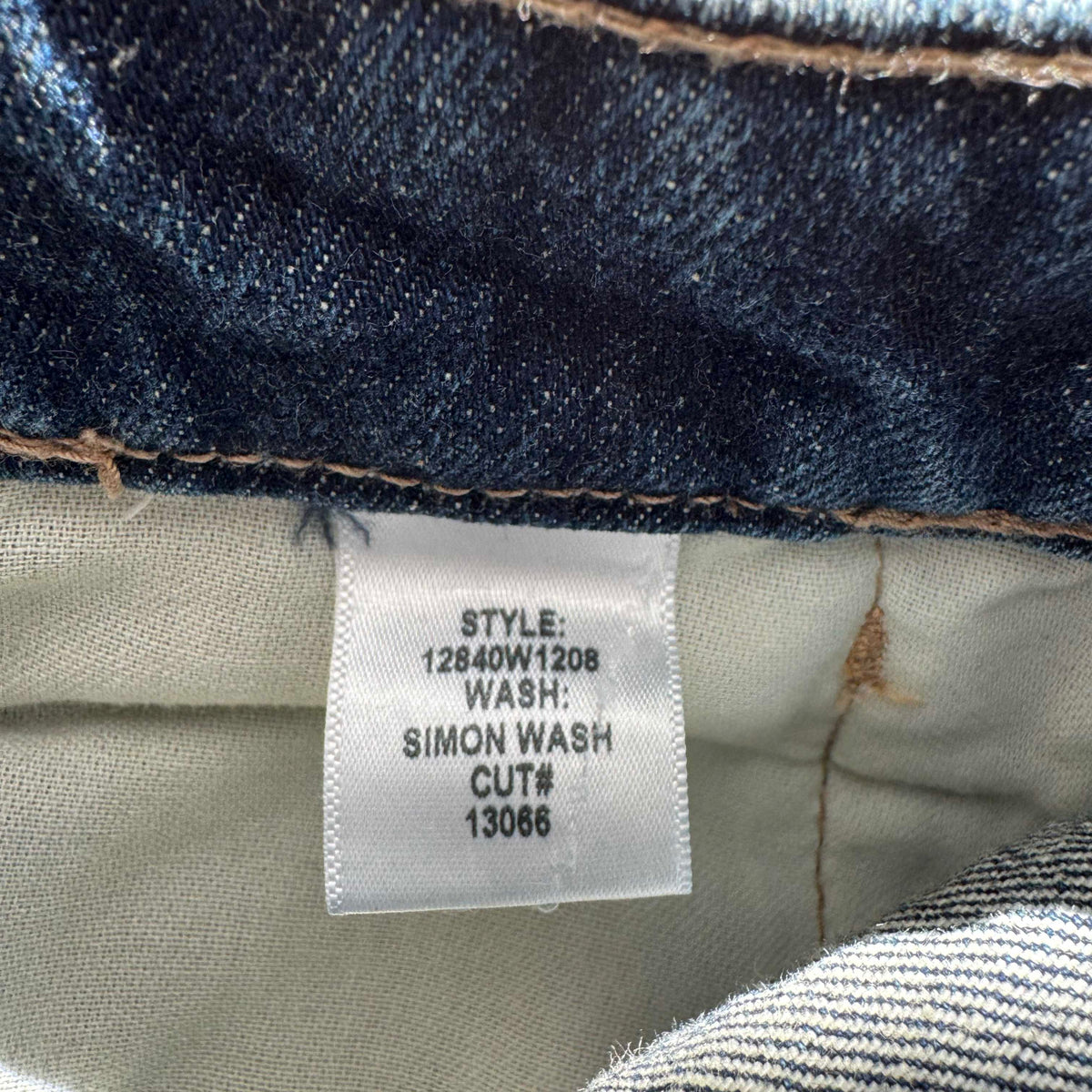 Nili Lotan "Otis" Jeans in Simon Wash, size 25 (fits size 24/25)