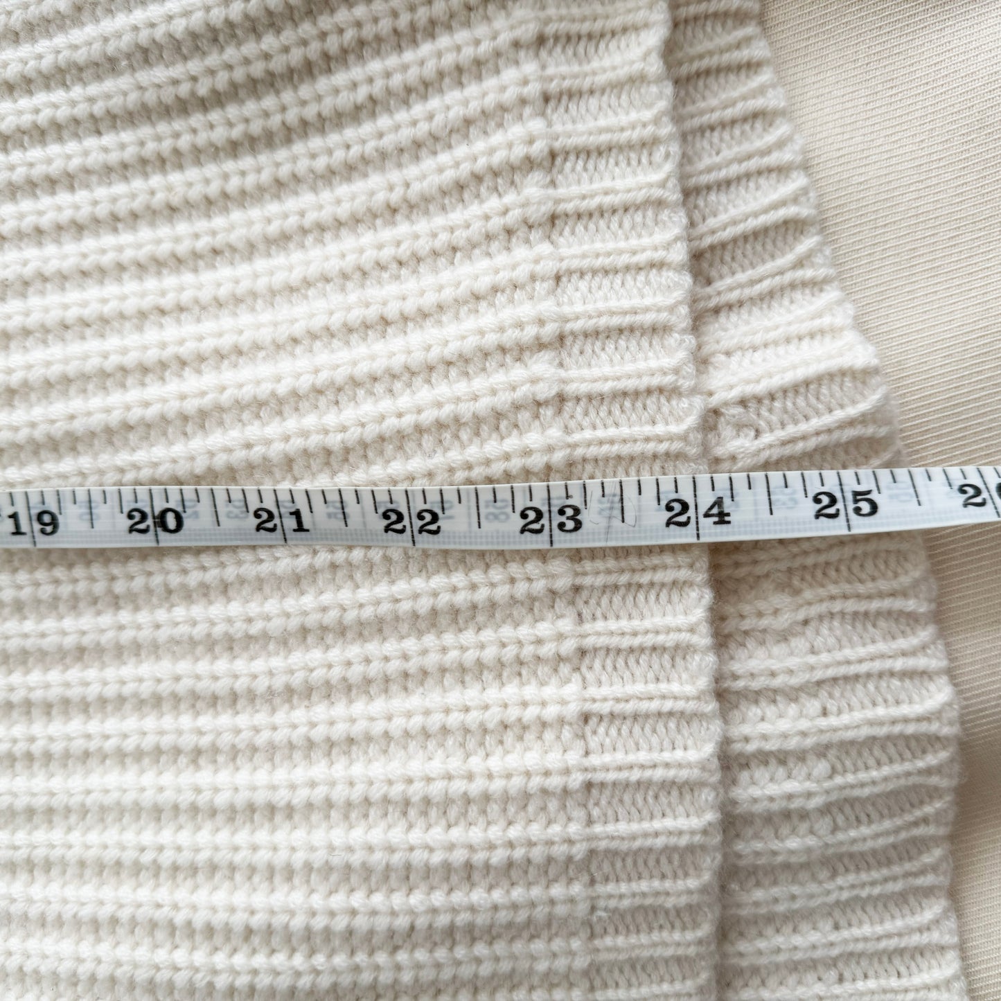 Nili Lotan Ribbed Cashmere Sweater in Ivory, size XS