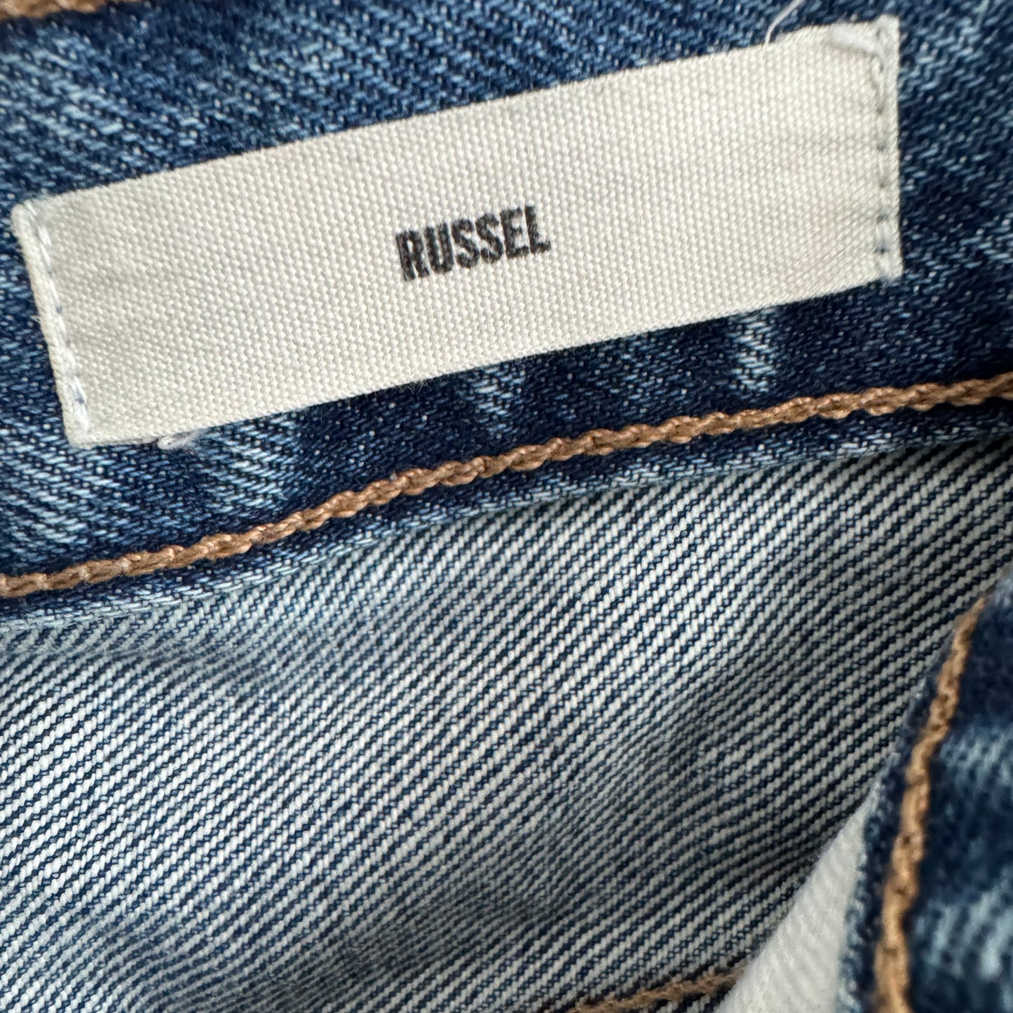 Nili Lotan "Russel" Denim Shorts in "Summer Wash", size 29