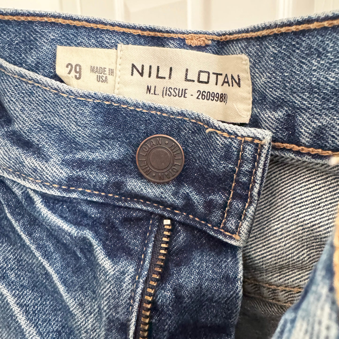 Nili Lotan "Russel" Denim Shorts in "Summer Wash", size 29