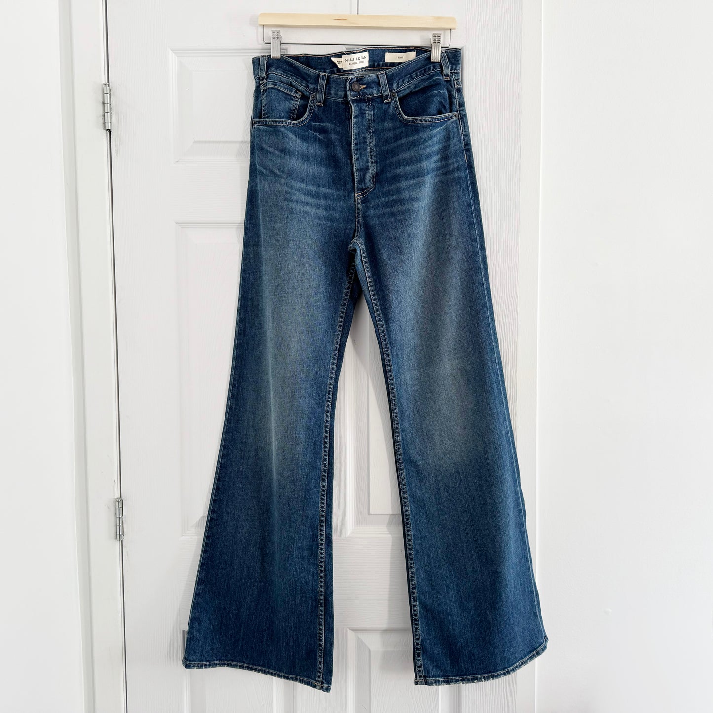 Nili Lotan "Terrell" Jeans in Classic Wash, size 30