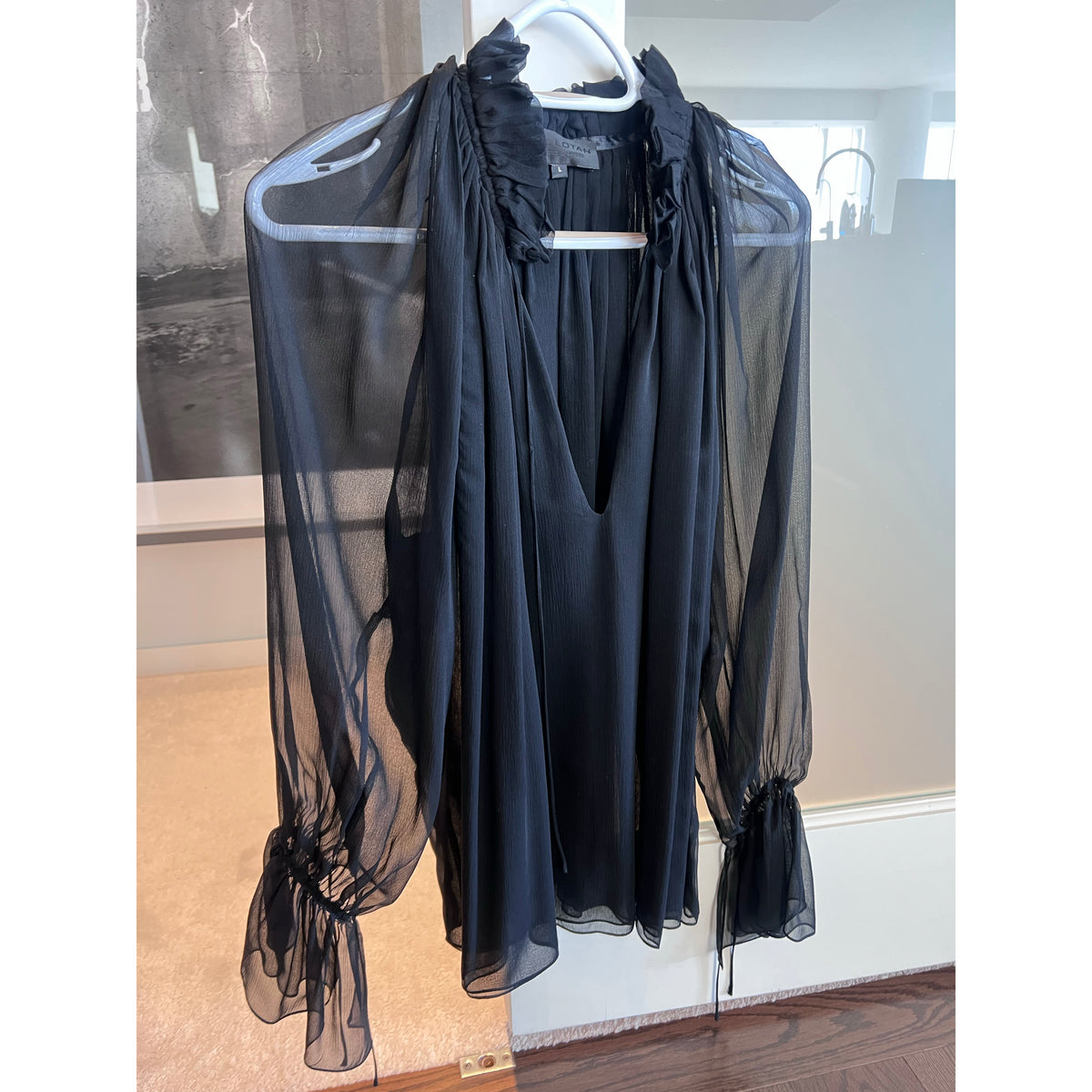Nili Lotan "Arizona" Silk Chiffon Blouse in Black, size Large