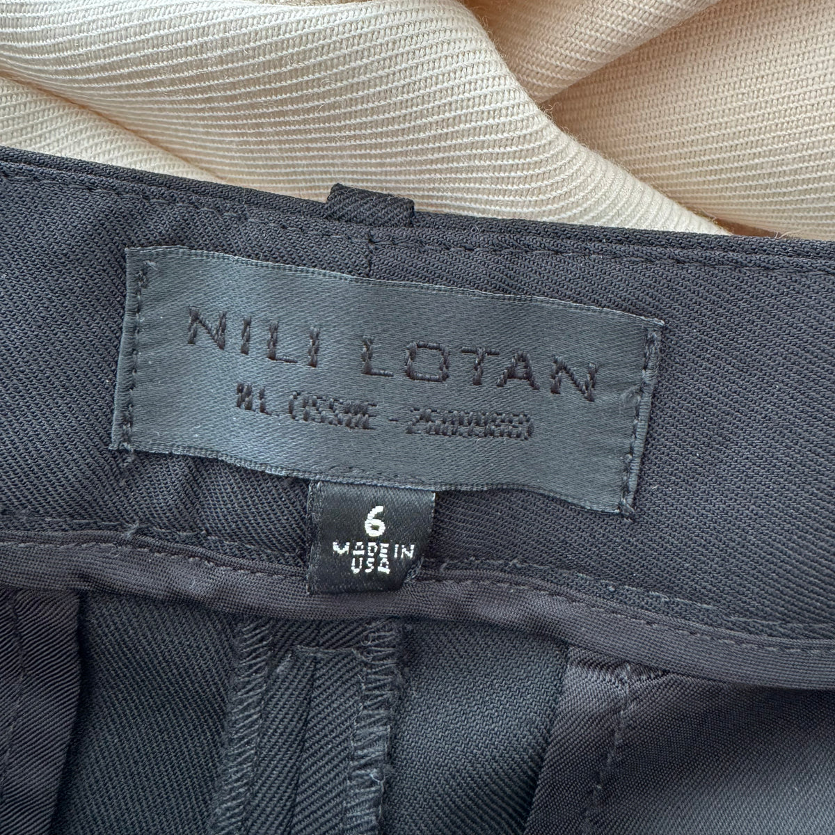 Nili Lotan Tailored Suiting Wool Gaucho Pants in Black, size 6