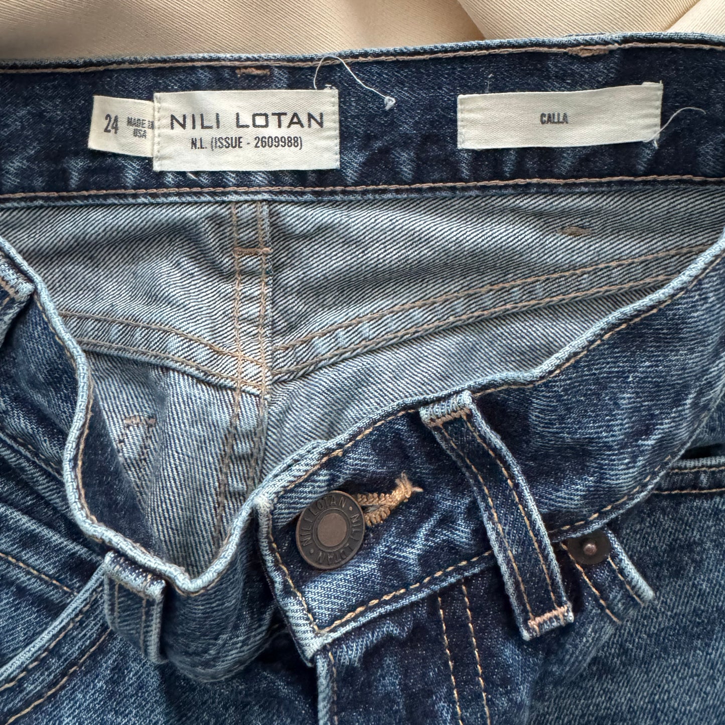 Nili Lotan "Calla" Jeans in "Simon Wash", size 24
