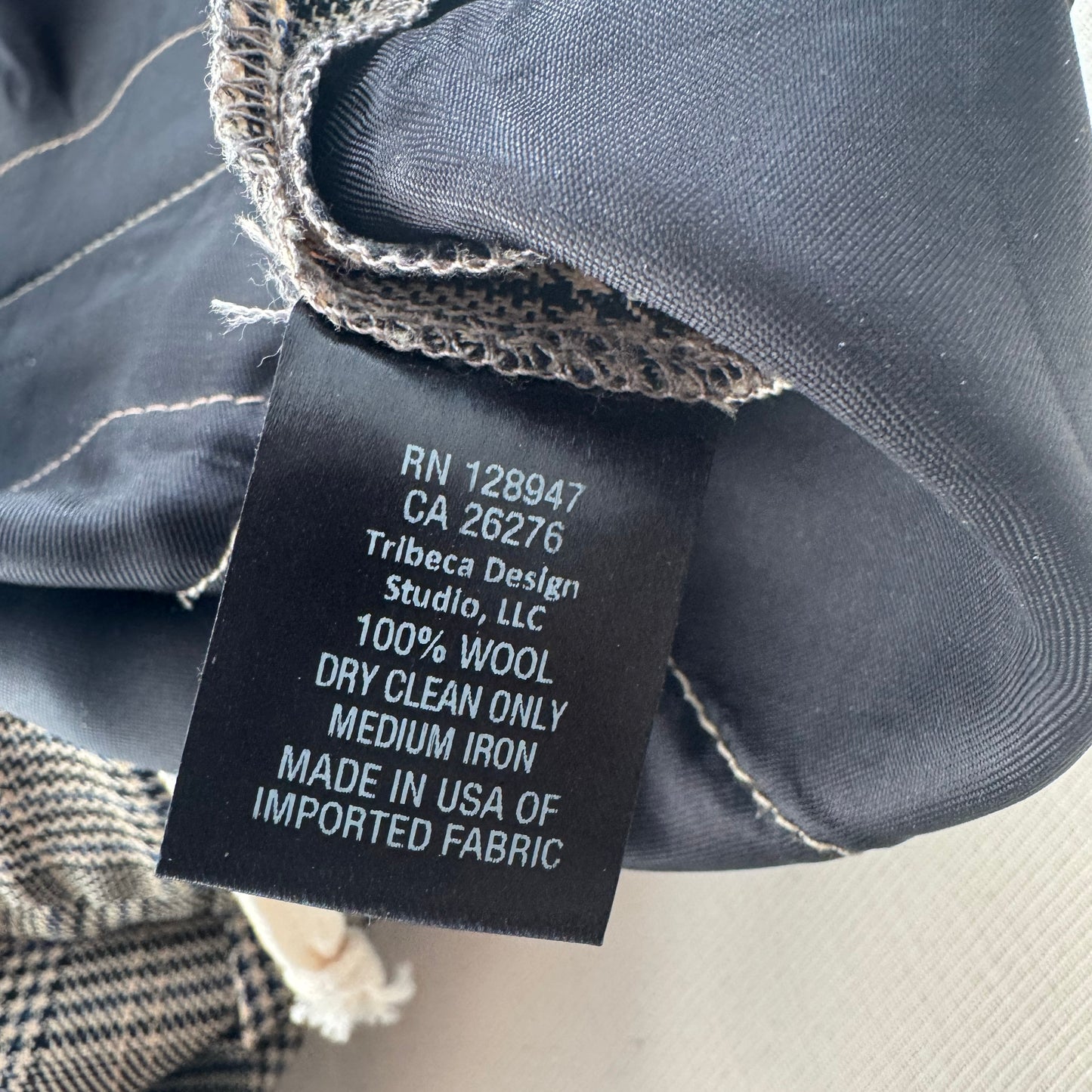 Pantalon Nili Lotan Delancey en noir, taille grande