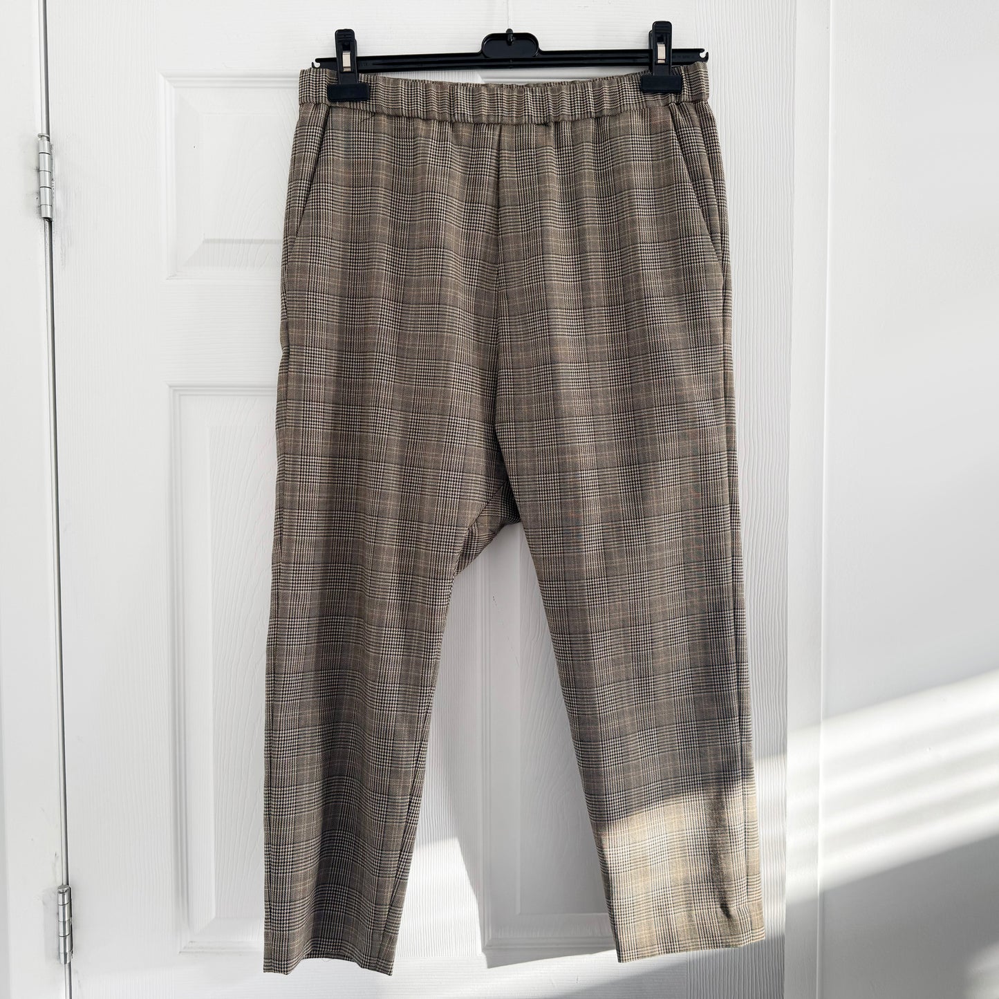 Pantalon Nili Lotan Delancey en noir, taille grande