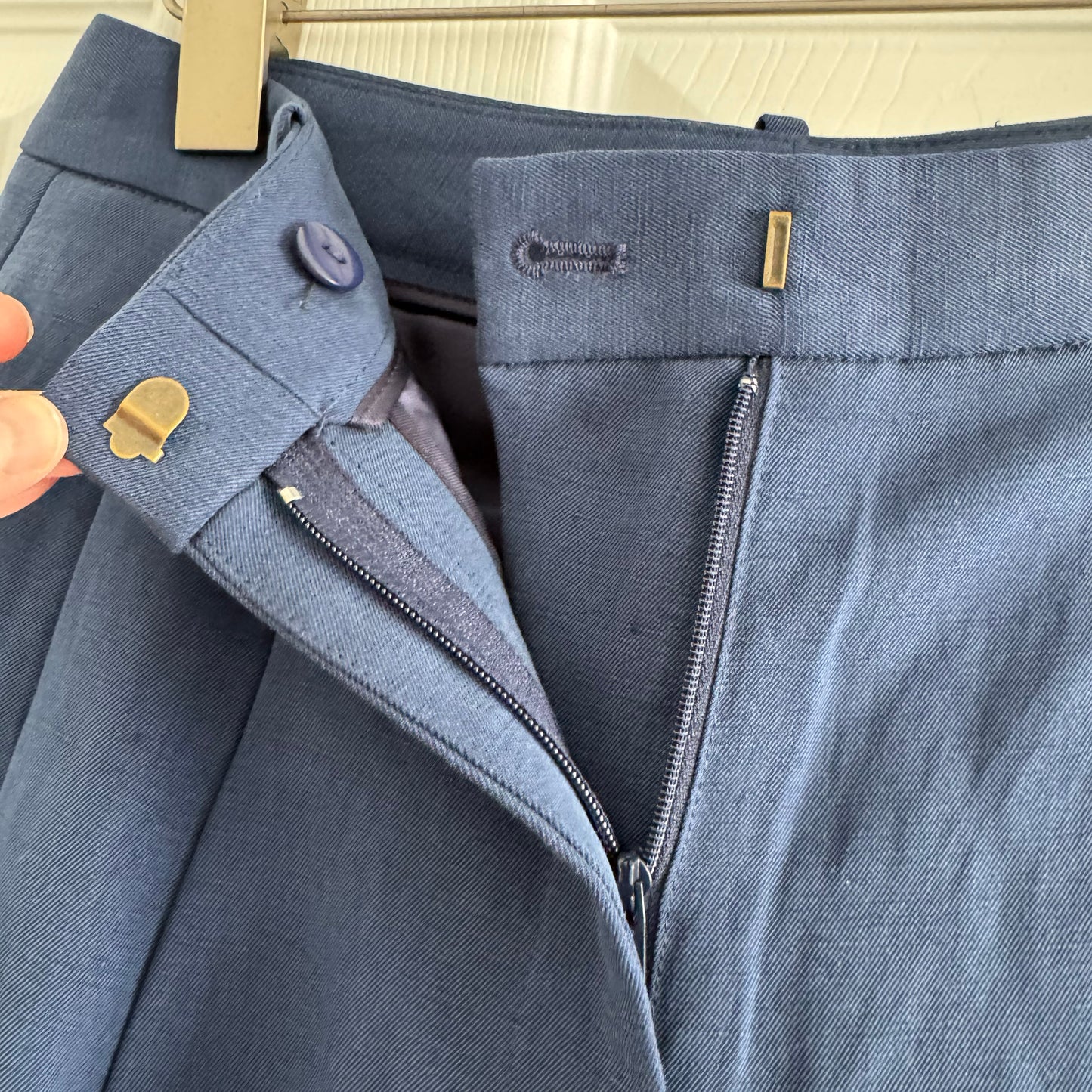 Nili Lotan "Dillon" Bermuda Shorts in Cobalt Blue, size 4