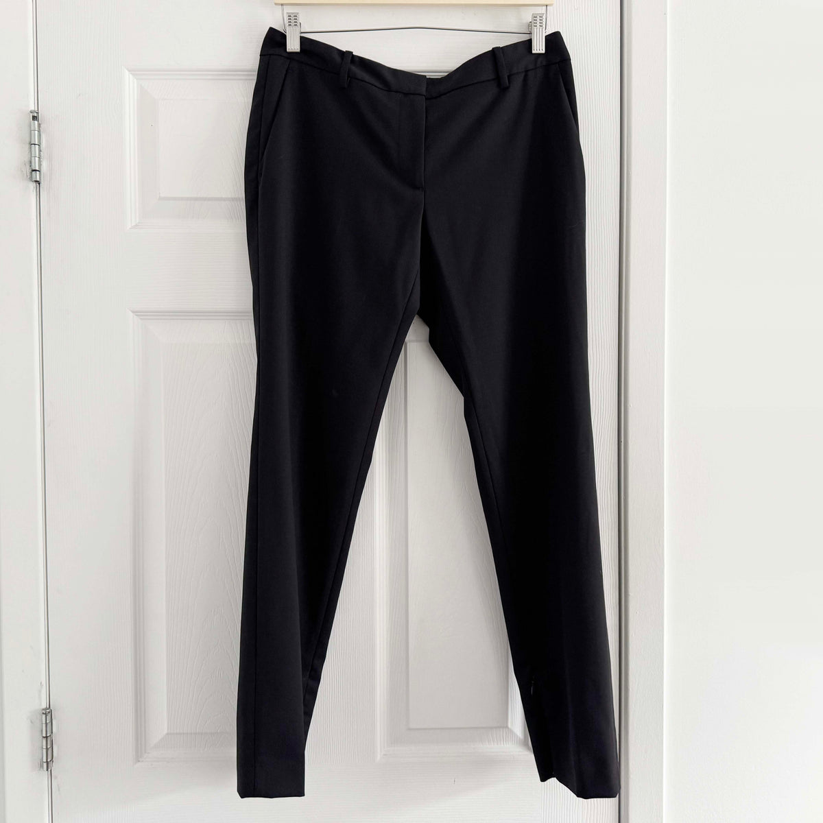 Nili Lotan "Leo" Cigarette Pants in Black, size 6 (fits 4/6)