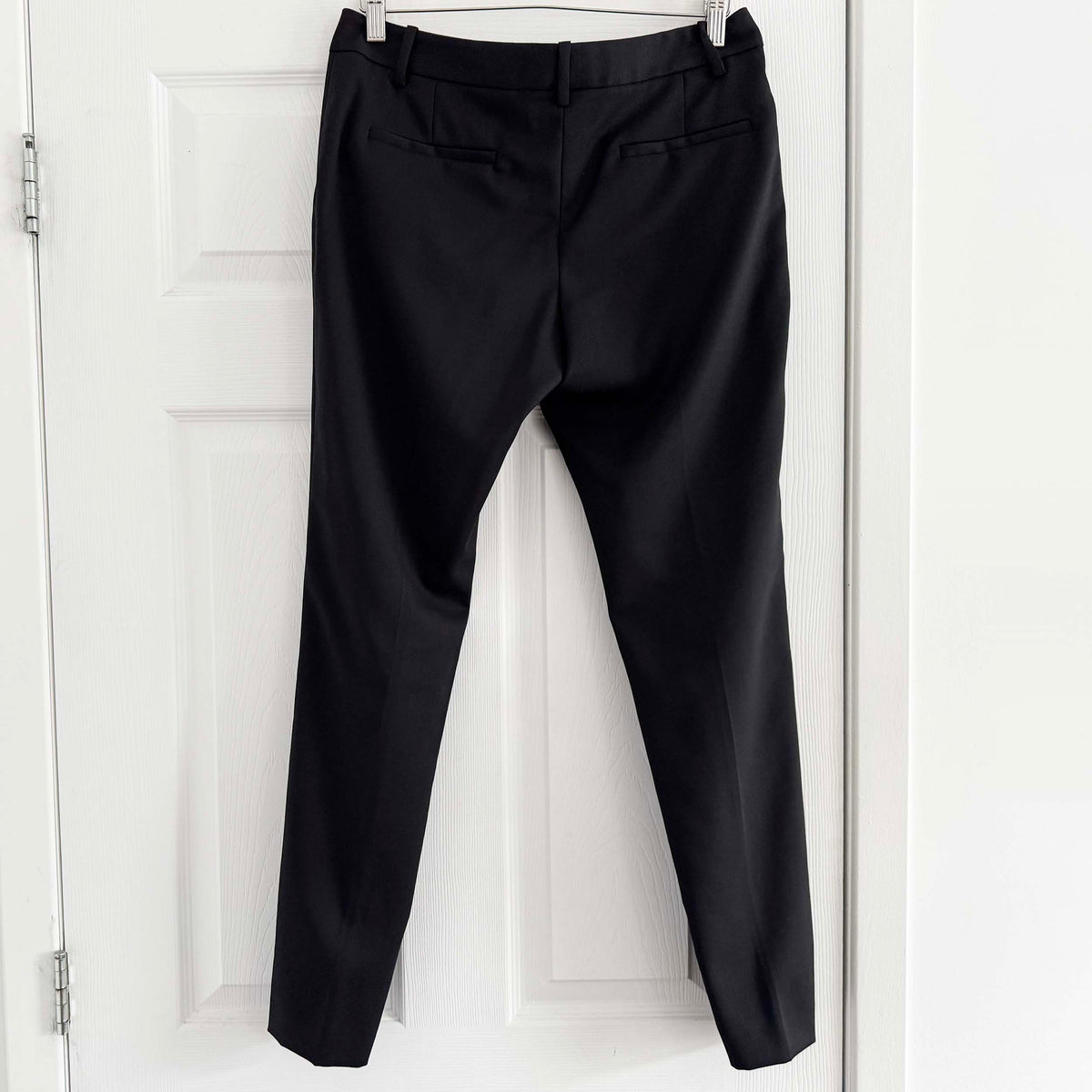 Nili Lotan "Leo" Cigarette Pants in Black, size 6 (fits 4/6)