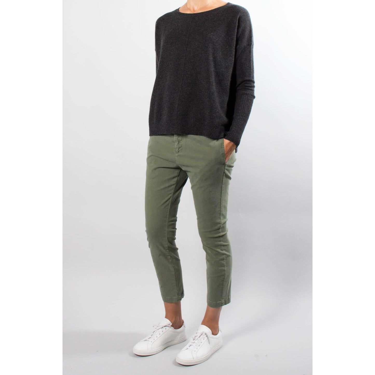 Nili Lotan "Tel Aviv" Pant in Green, size 6