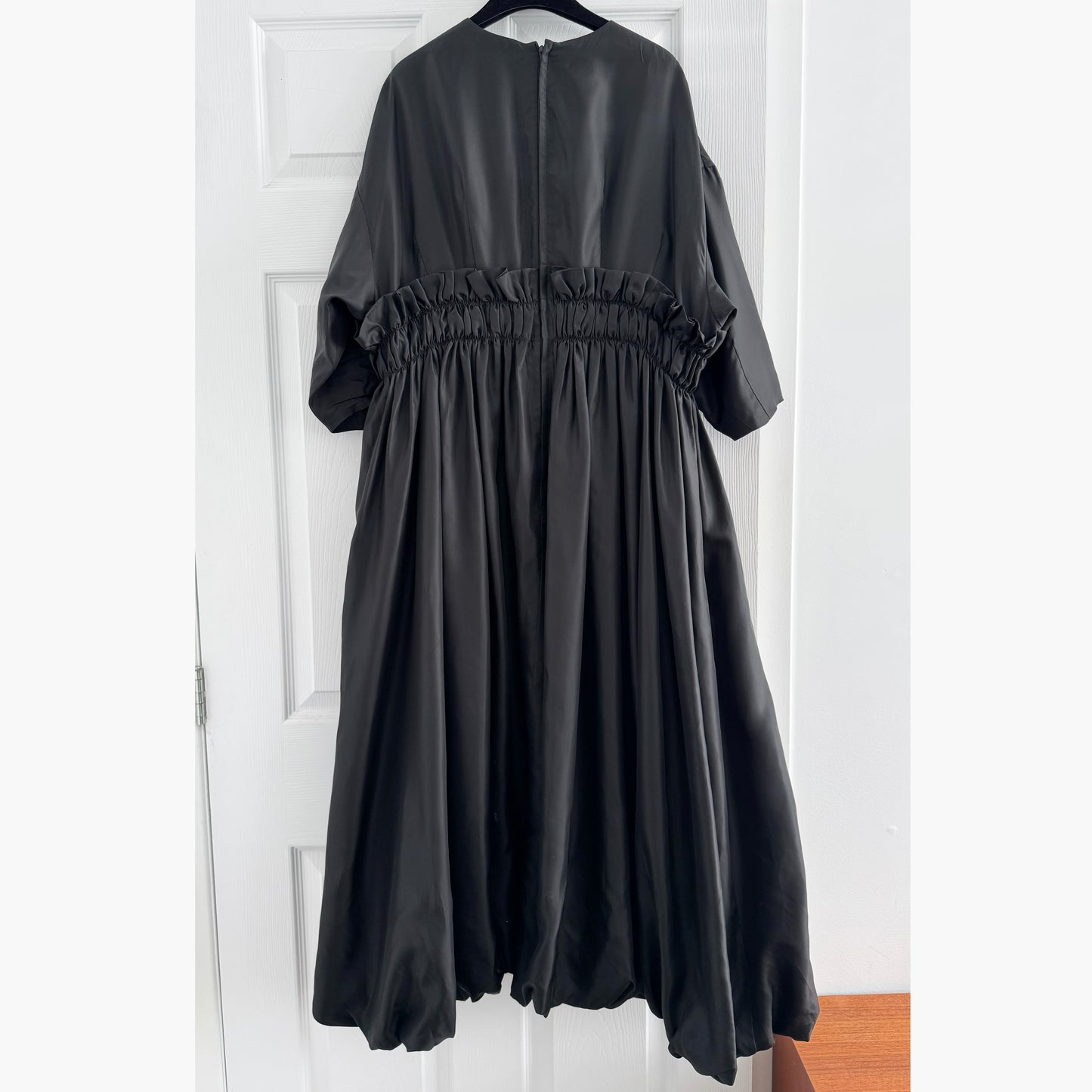 Noir by Kei Ninomiya Gathered Waist Dress in Black, size Small